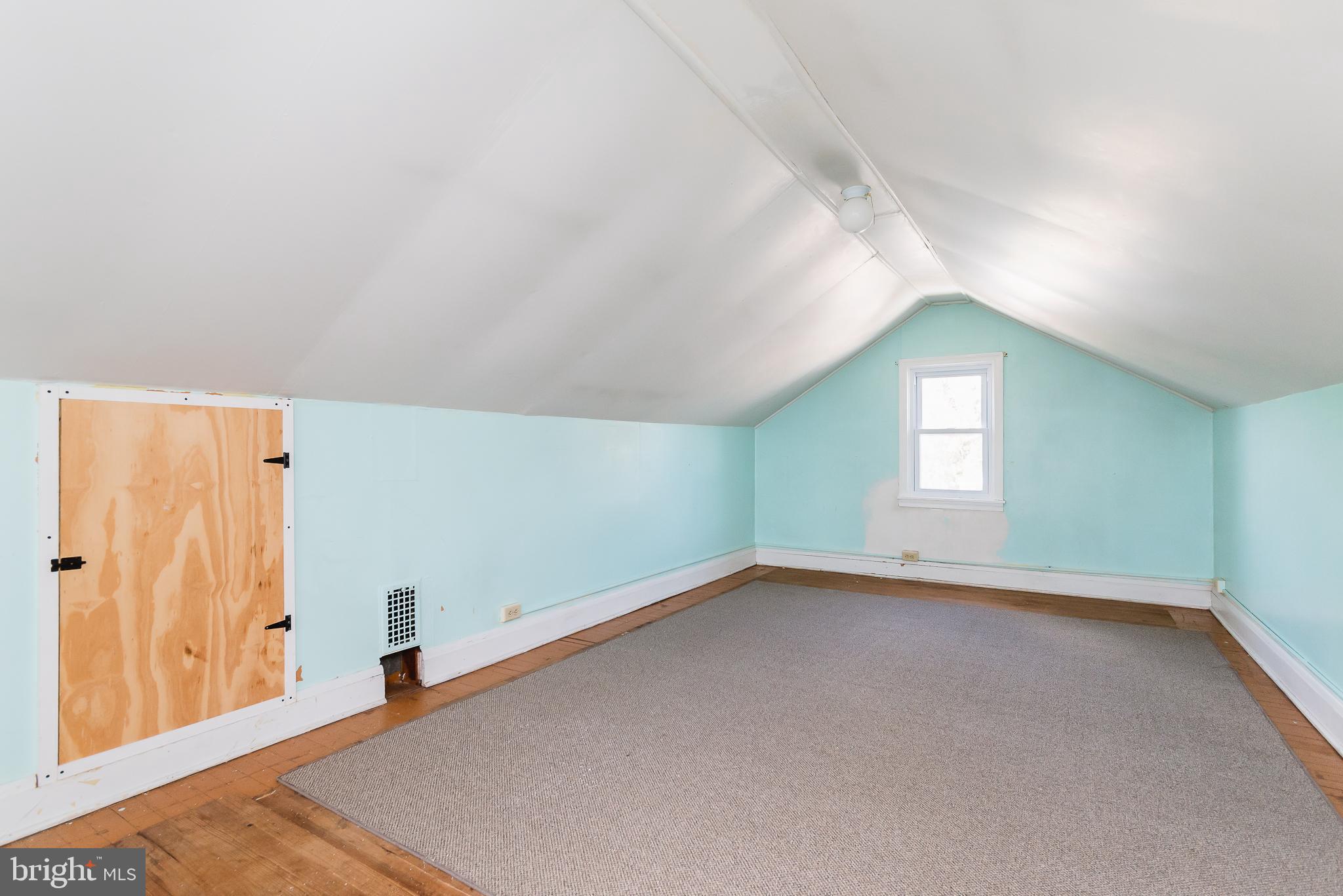 PARKVILLE SUMMIT - Residential