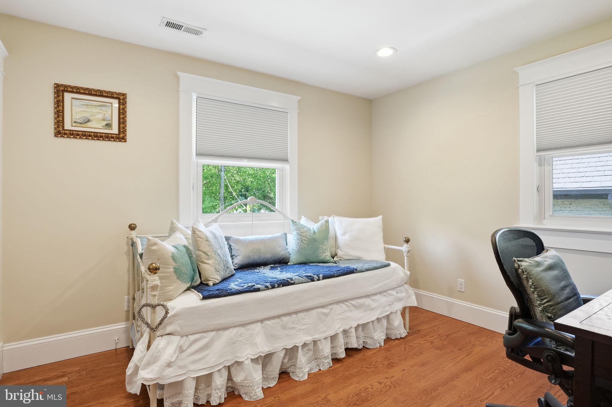 CHALK POINT - Residential