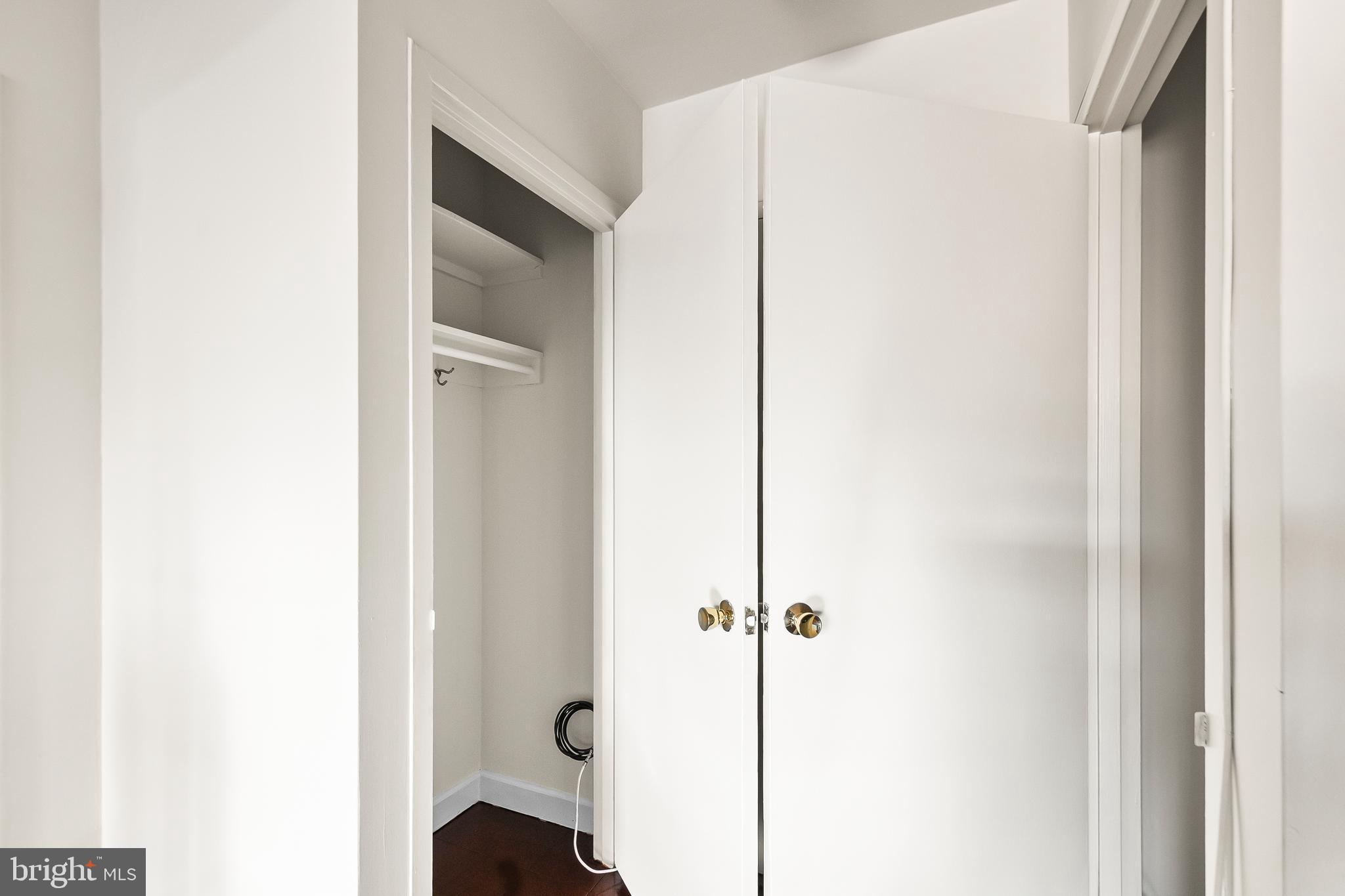 RIVER PLACE WEST - Residential Lease