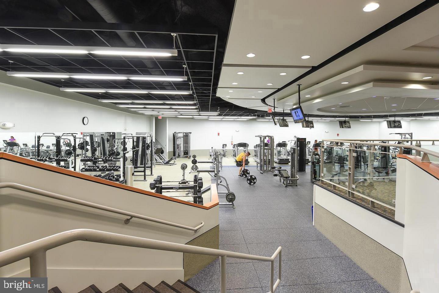 RIVER PLACE WEST - Residential Lease