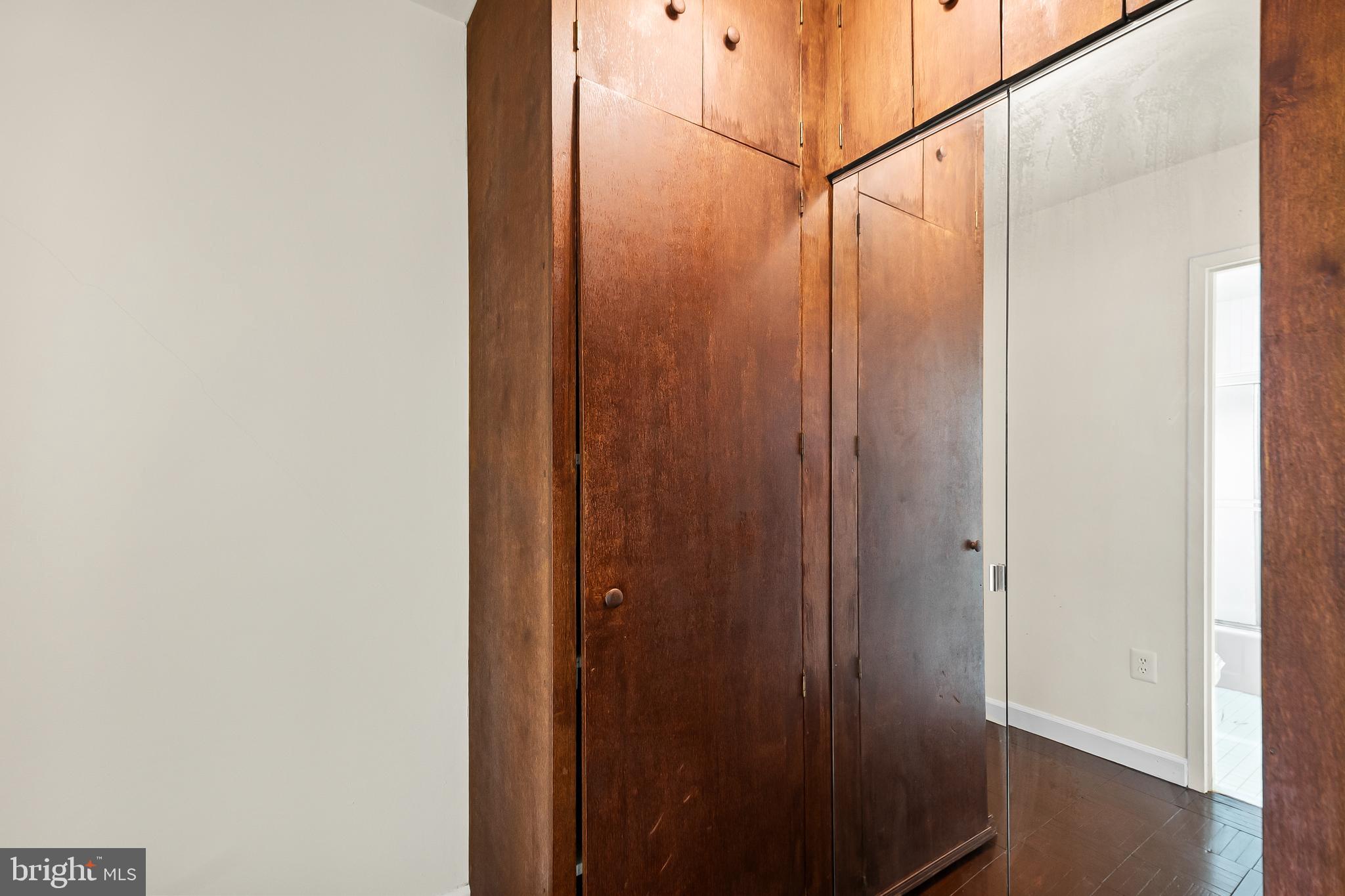 RIVER PLACE WEST - Residential Lease