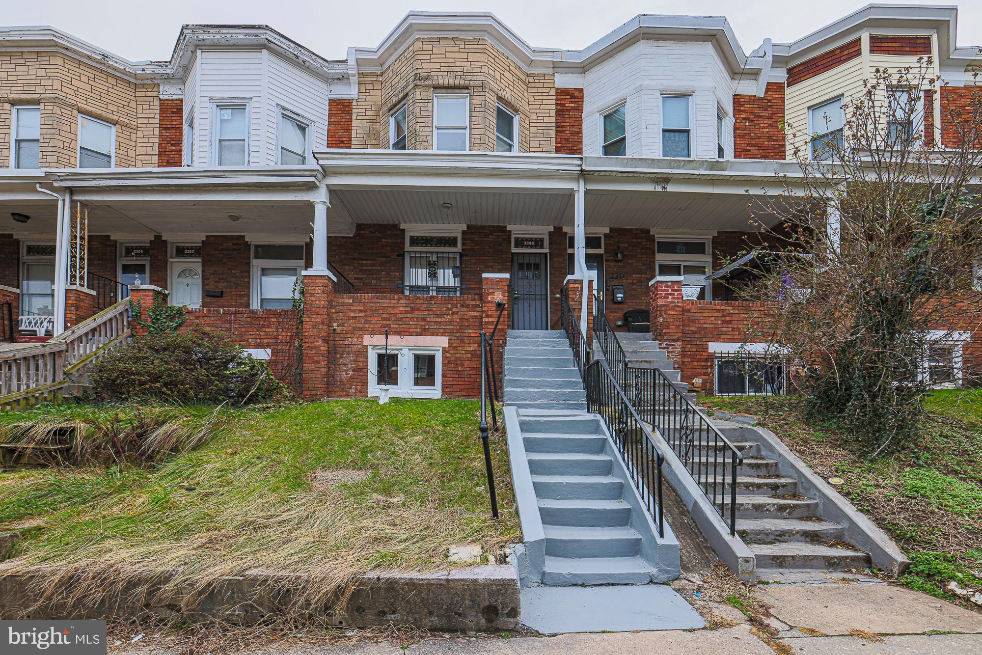 EVERGREEN LAWN - Residential