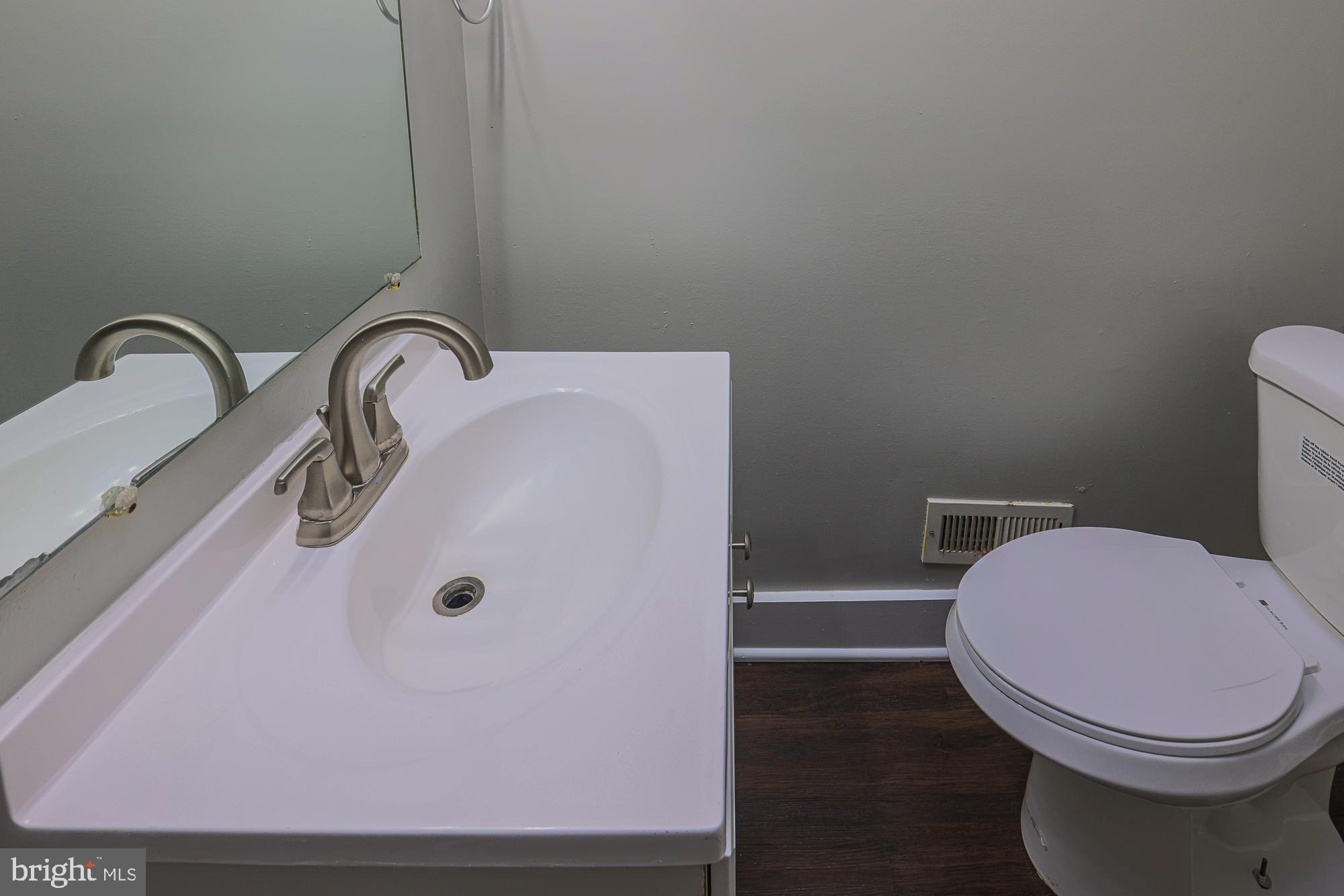 EVERGREEN LAWN - Residential