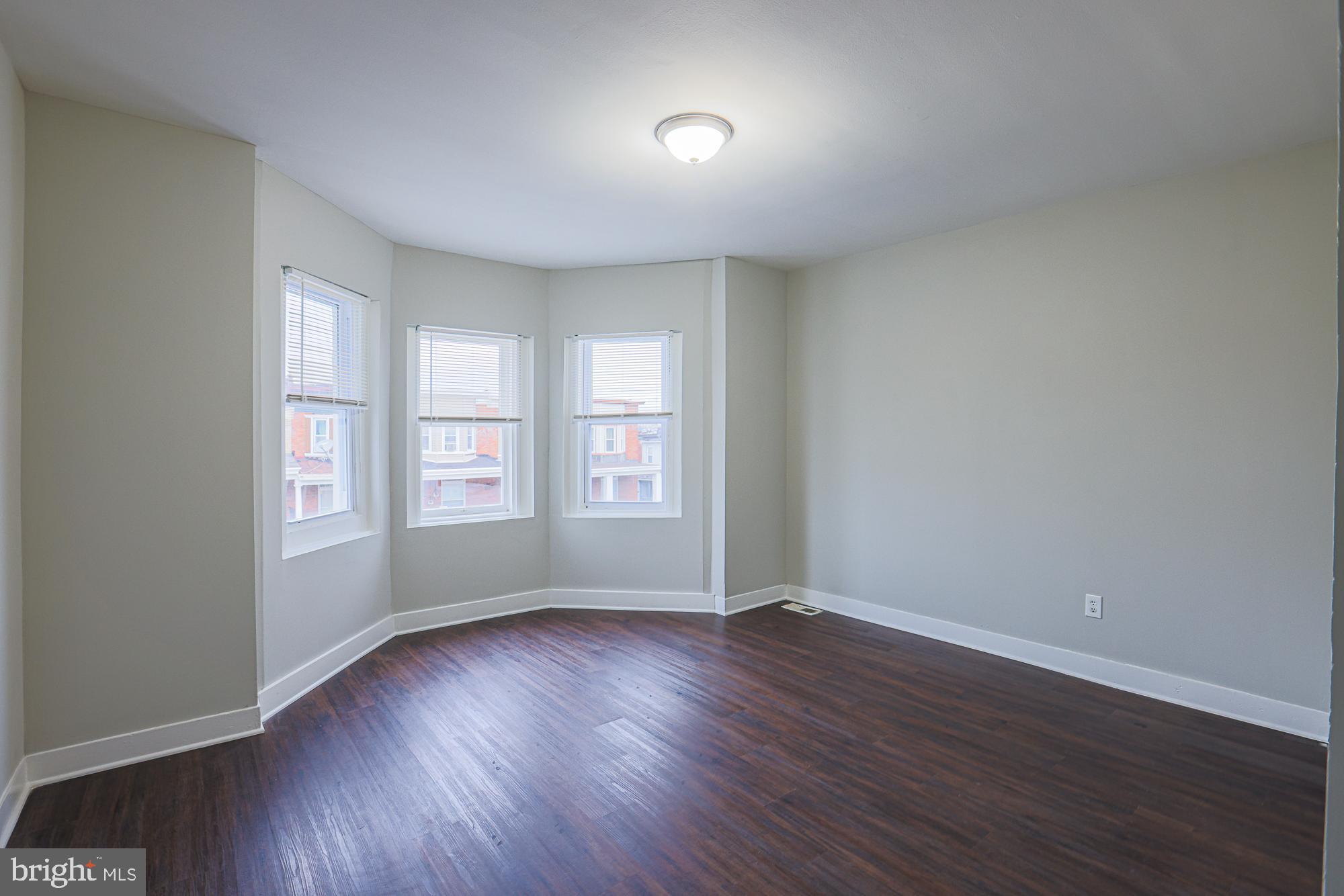 EVERGREEN LAWN - Residential