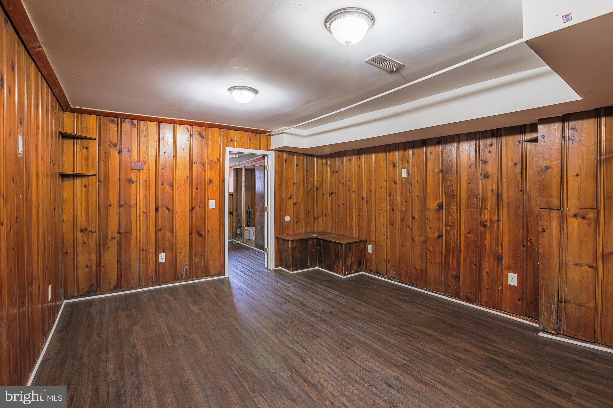 EVERGREEN LAWN - Residential