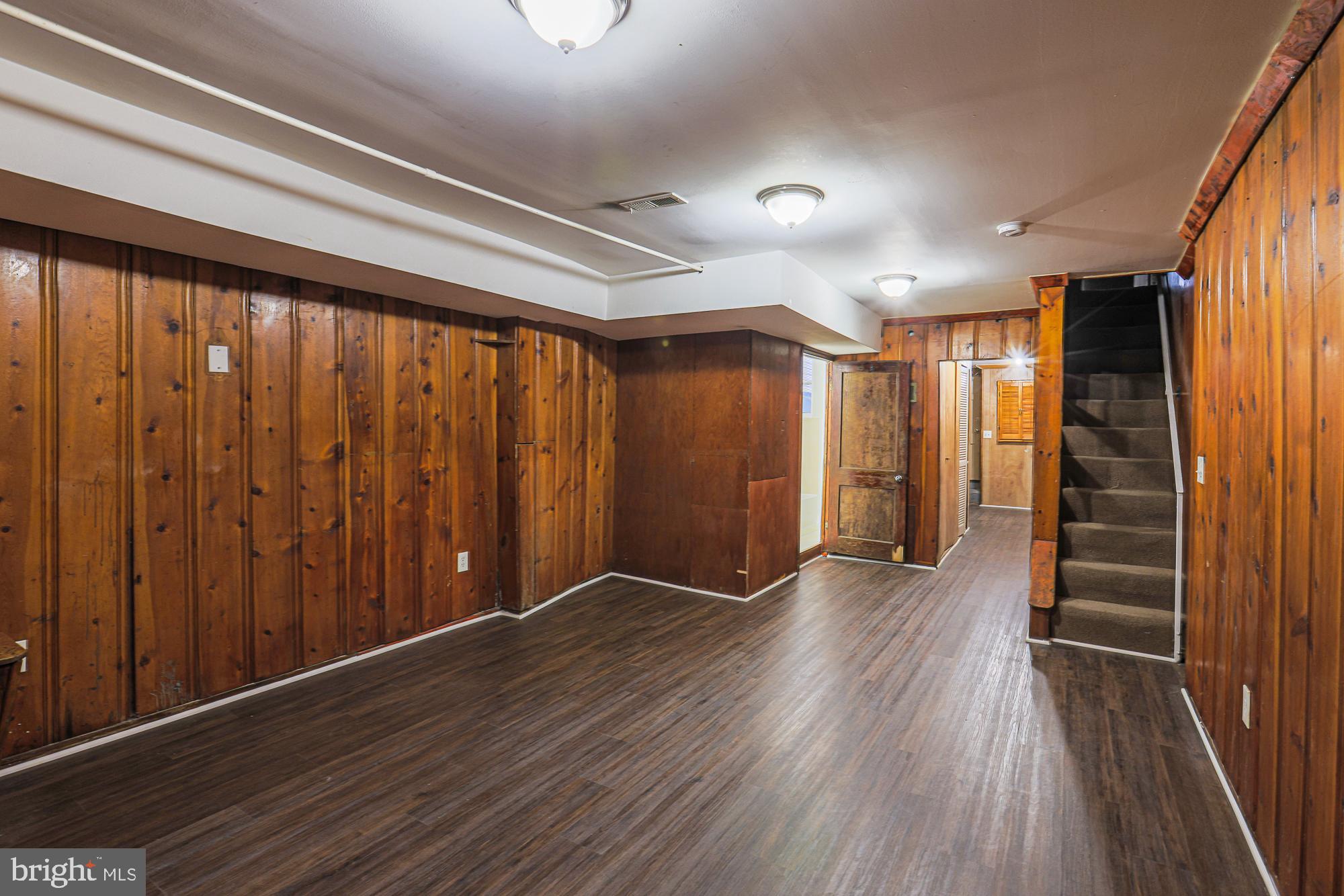 EVERGREEN LAWN - Residential