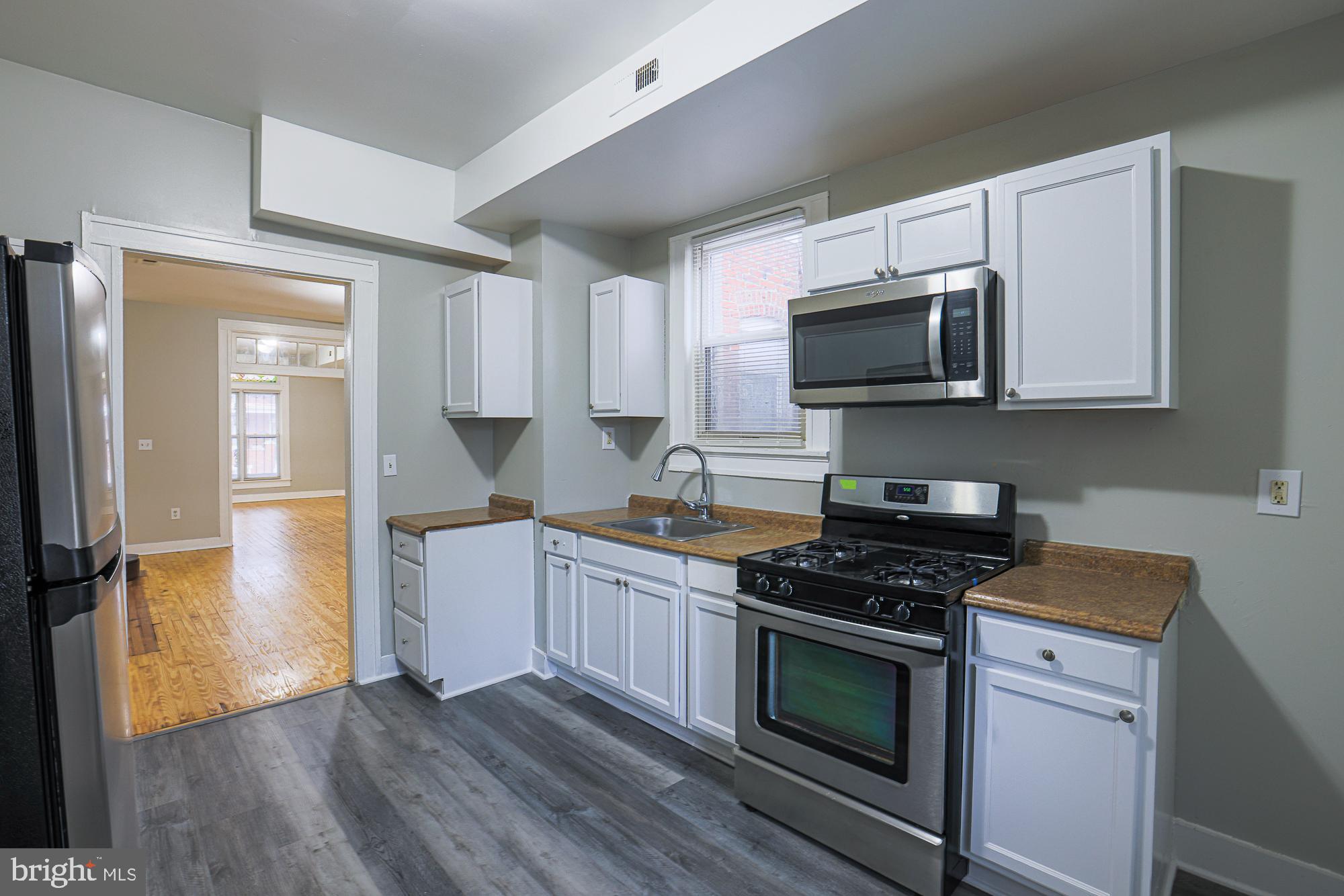 EVERGREEN LAWN - Residential