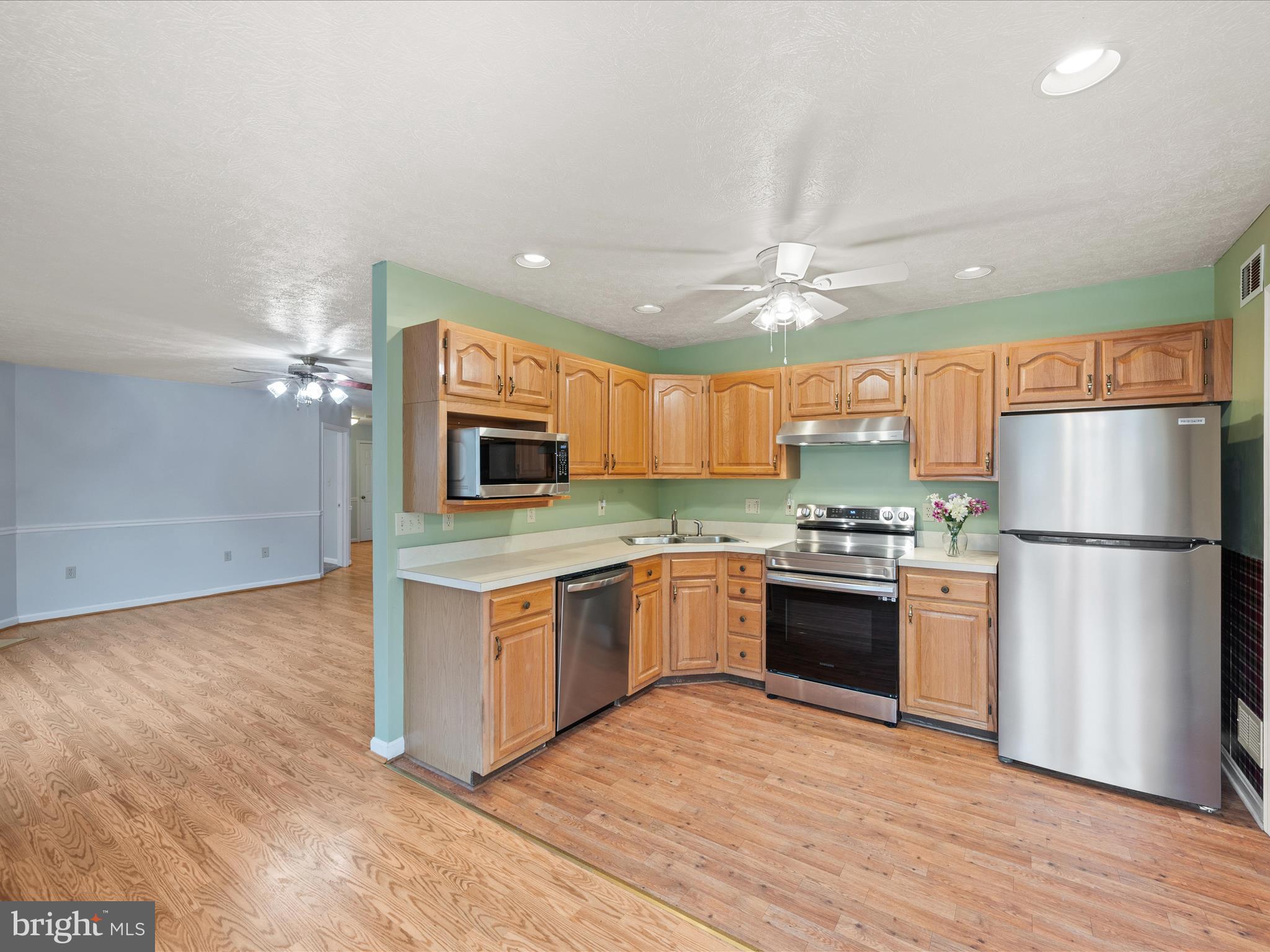 JEFFERSON VILLAGE - Residential Lease