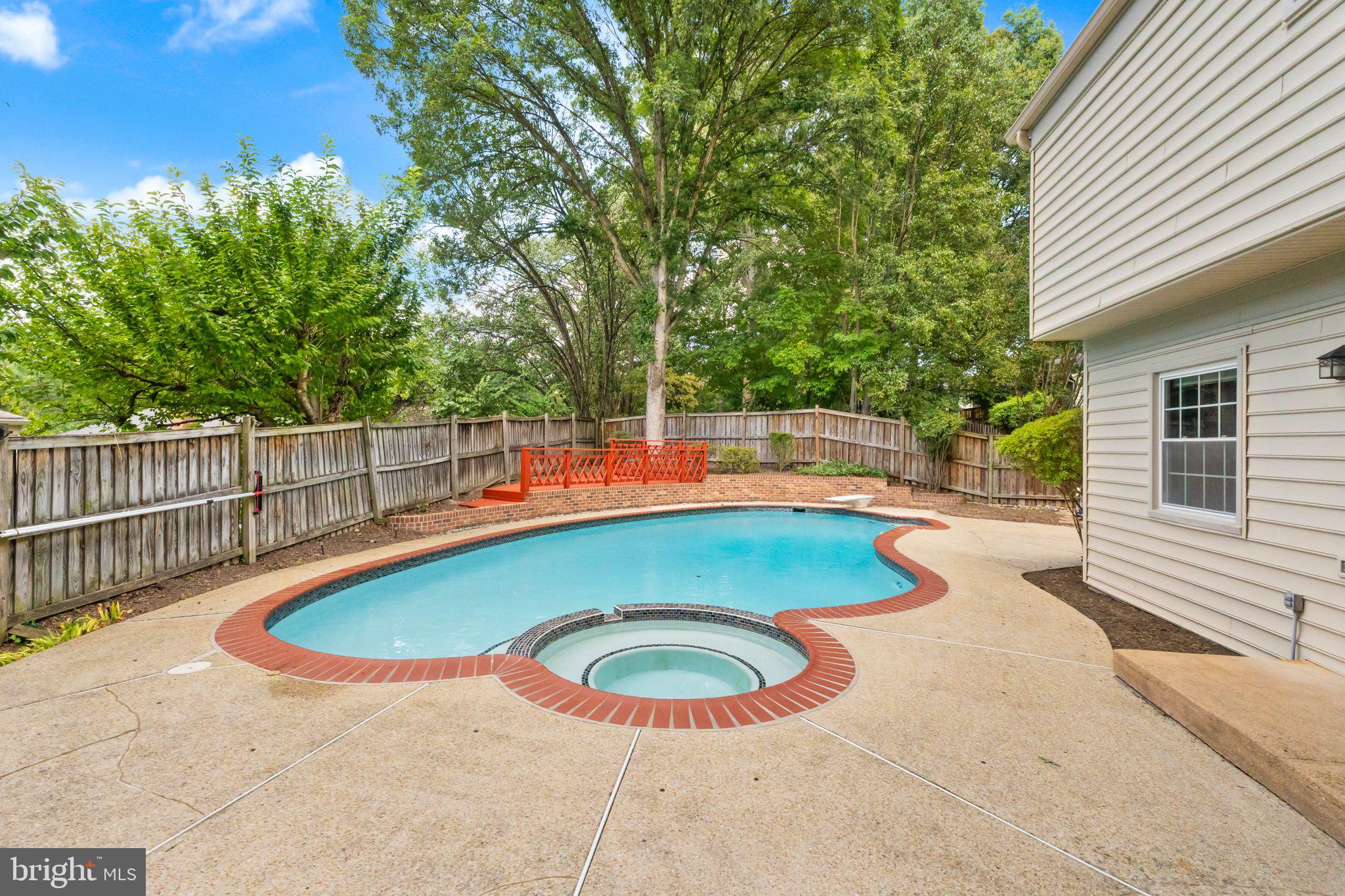 GEORGE MASON FOREST - Residential