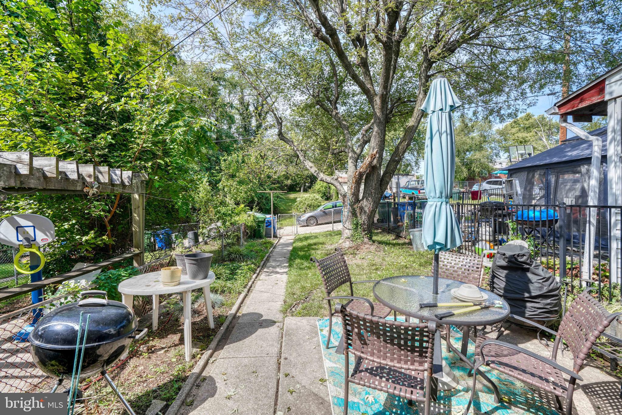 GLEN OAKS - Residential