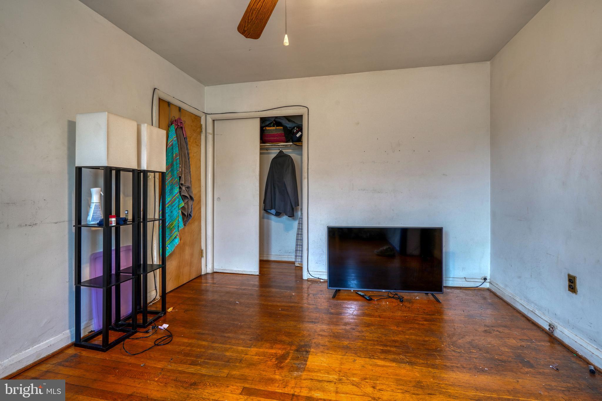 GLEN OAKS - Residential