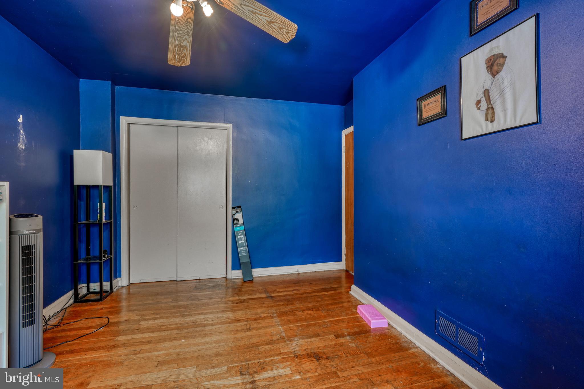 GLEN OAKS - Residential