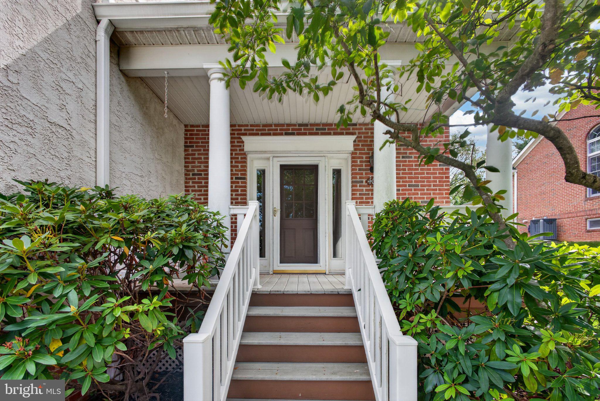 405 VINEYARD LANE
