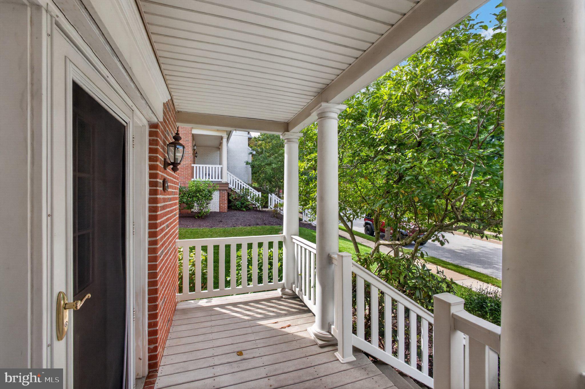 405 VINEYARD LANE