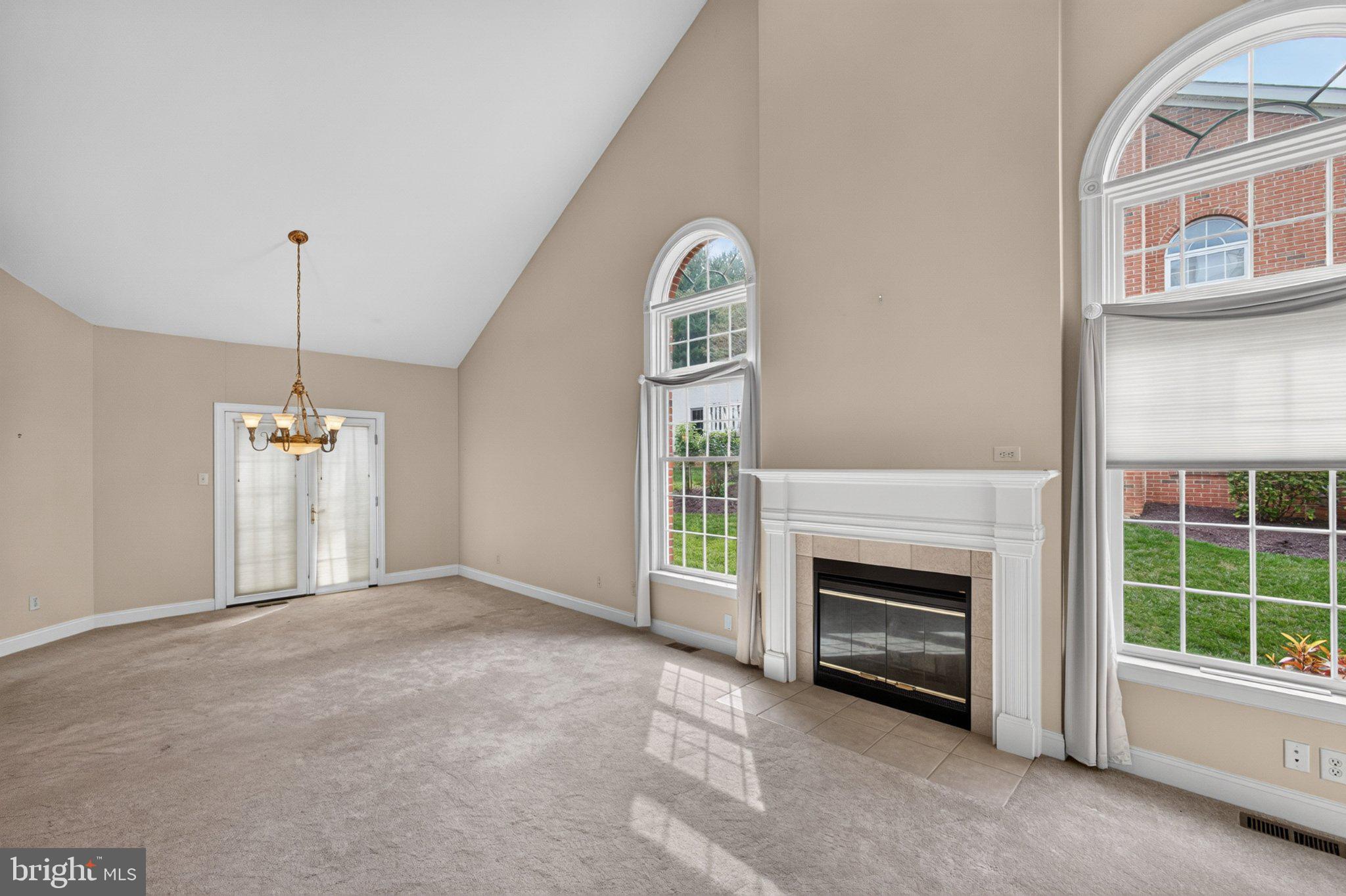405 VINEYARD LANE