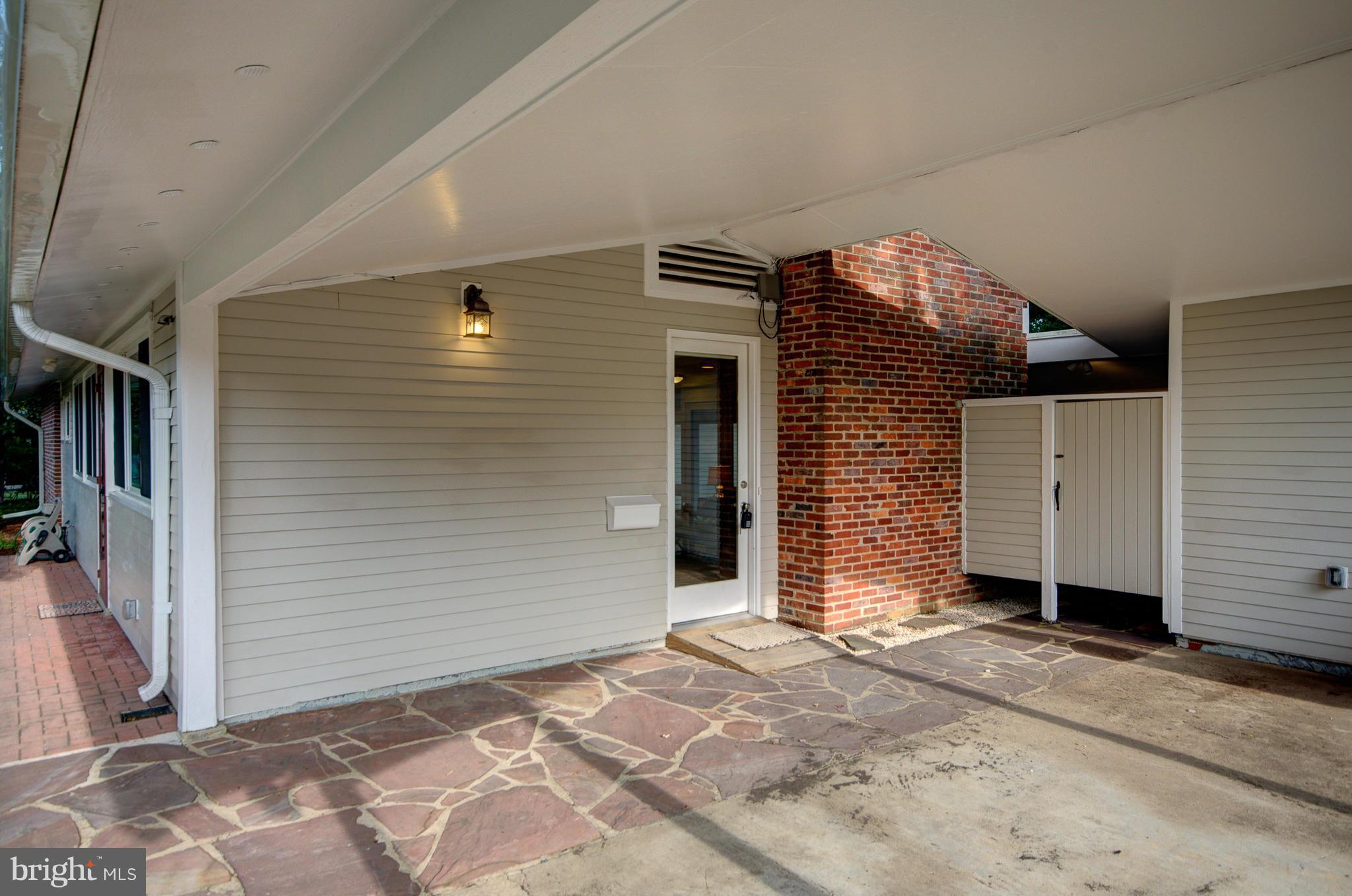 HOLLIN HILLS - Residential