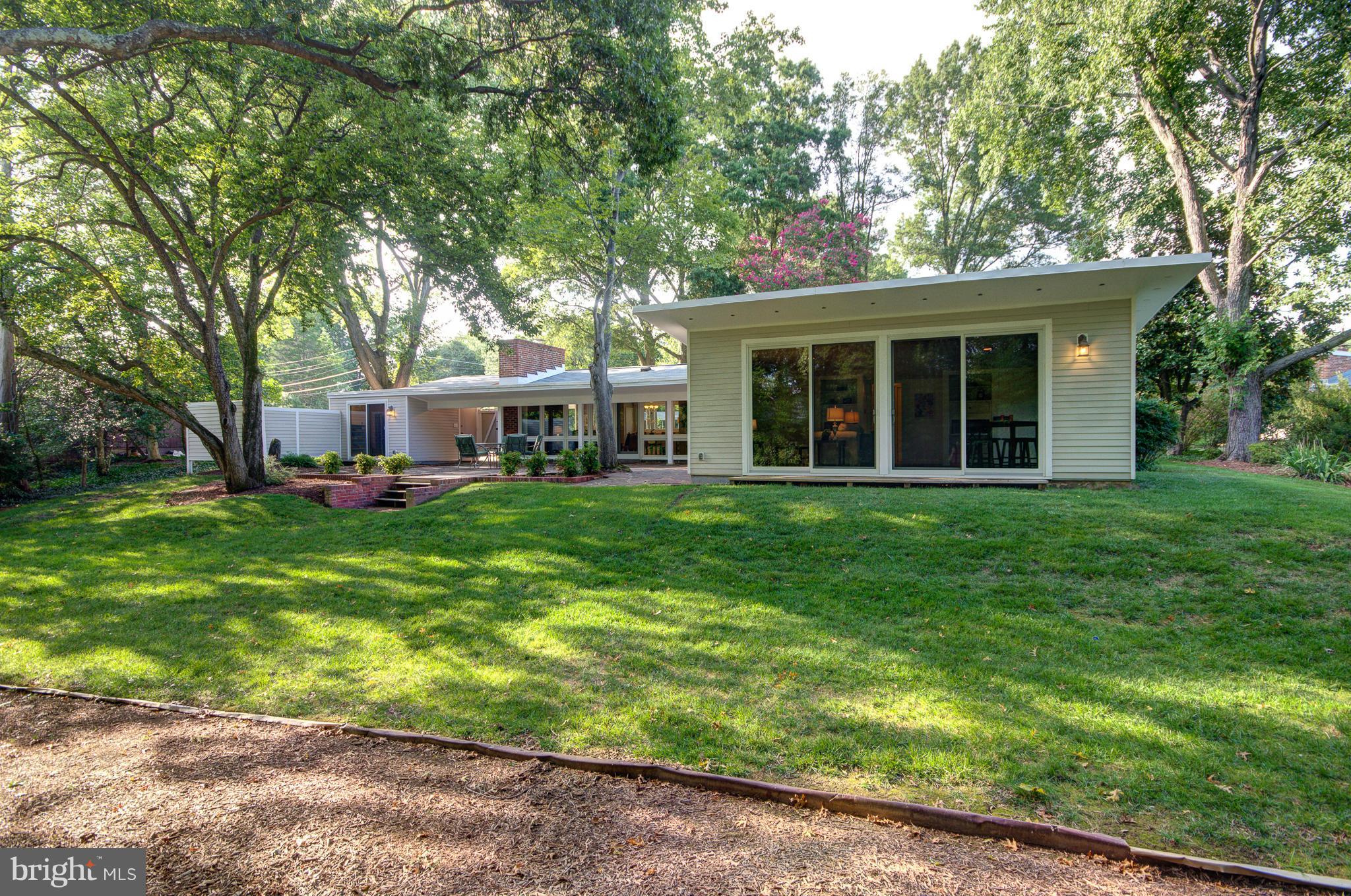 HOLLIN HILLS - Residential