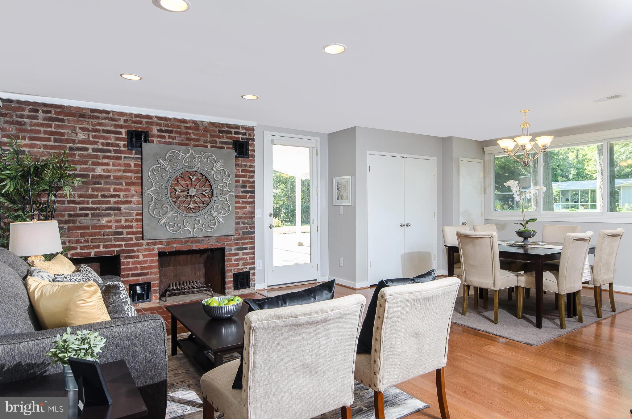 HOLLIN HILLS - Residential