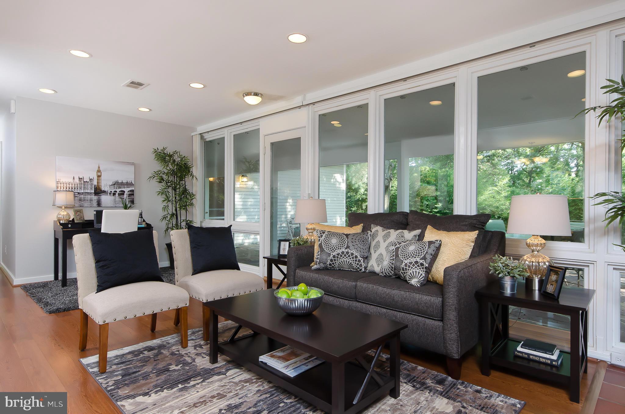 HOLLIN HILLS - Residential