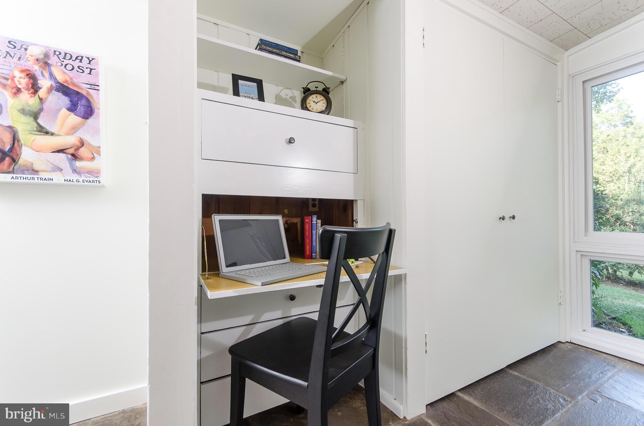 HOLLIN HILLS - Residential