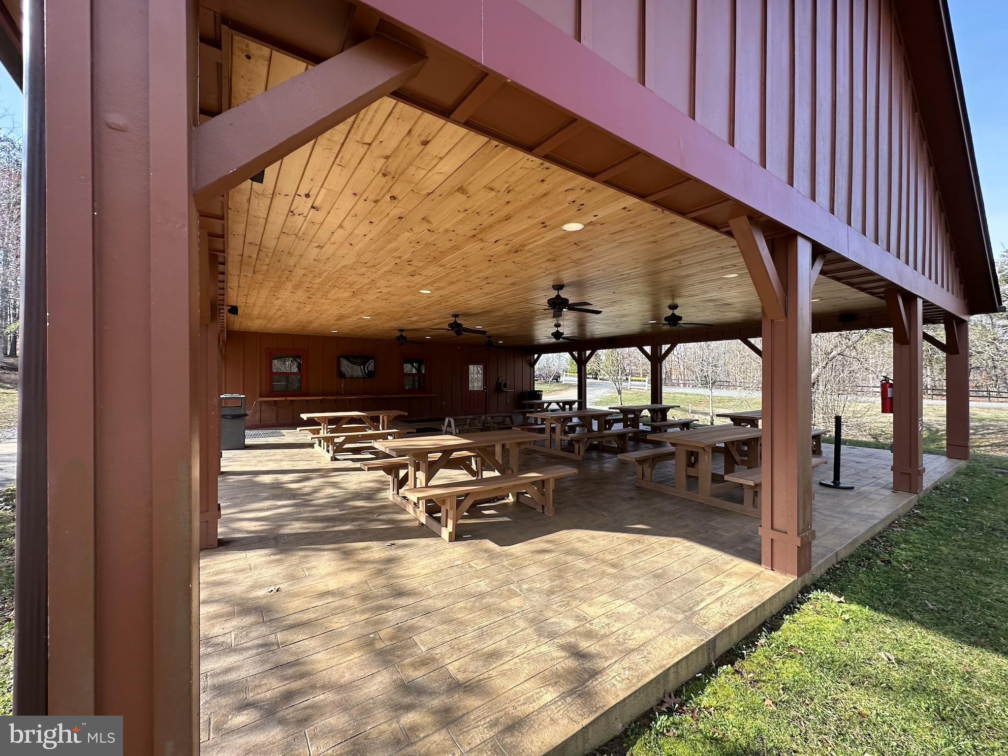 SHENANDOAH CROSSING - Land