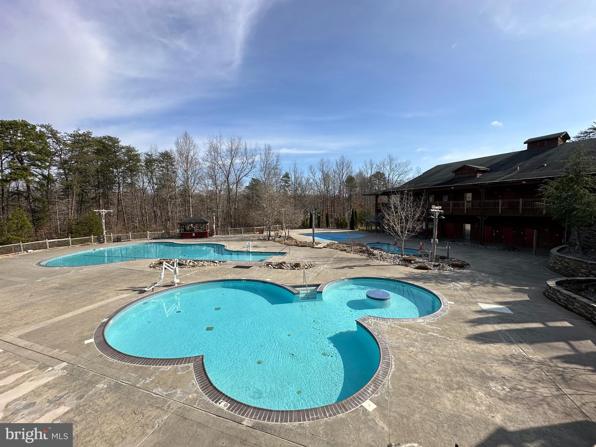 SHENANDOAH CROSSING - Land