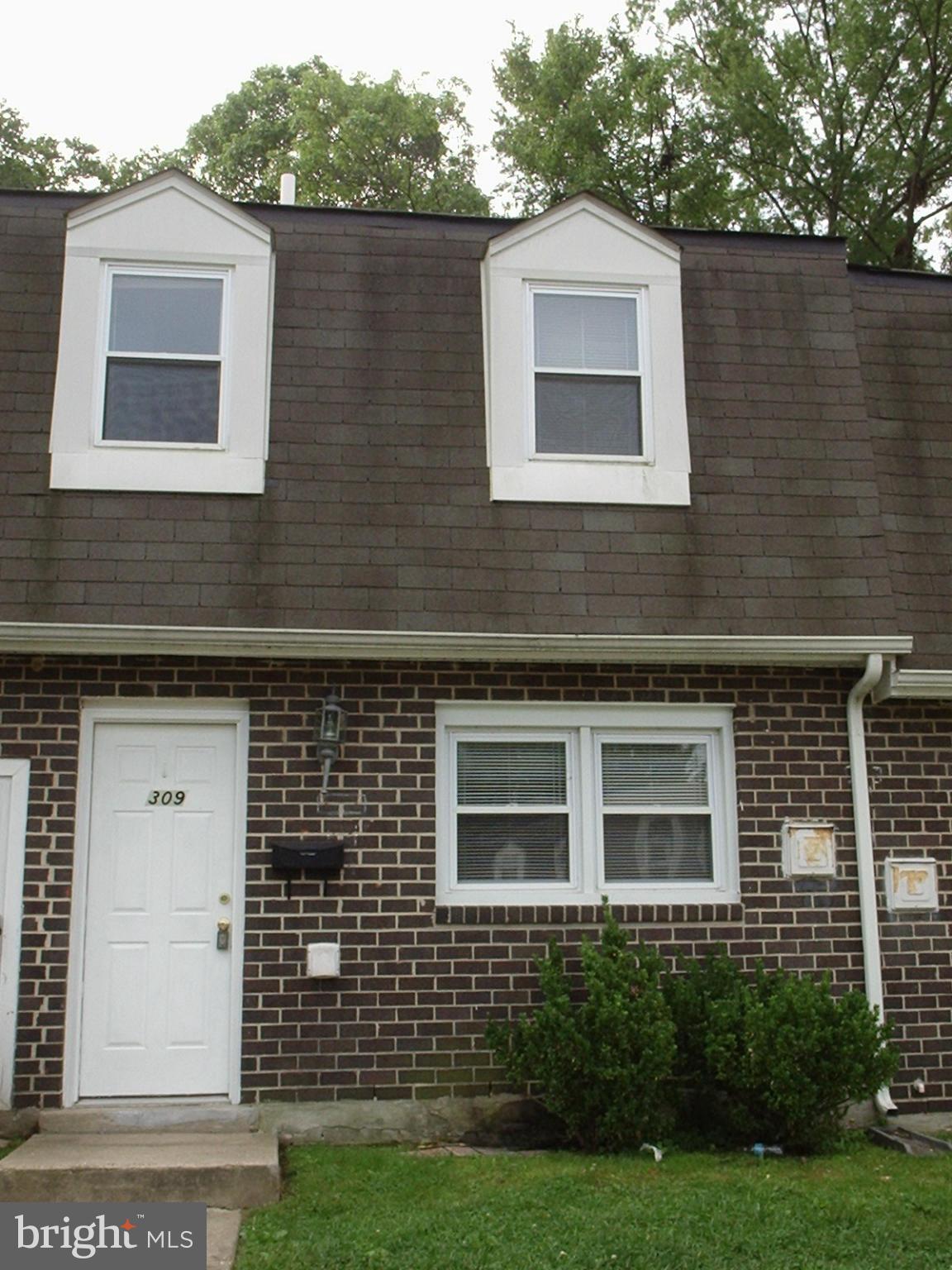 3 BEDROOM*1 BATH*RENOVATED TOWNHOME*AVAILABLE FOR IMMEDIATE OCCUPANCY*STACKED WASHER/DRYER IN UNIT*WATER AND TRASH INCLUDED IN RENT*MUST USE LB APPLICATION AND LEASE IN DOCS. NO VOUCHERS.
