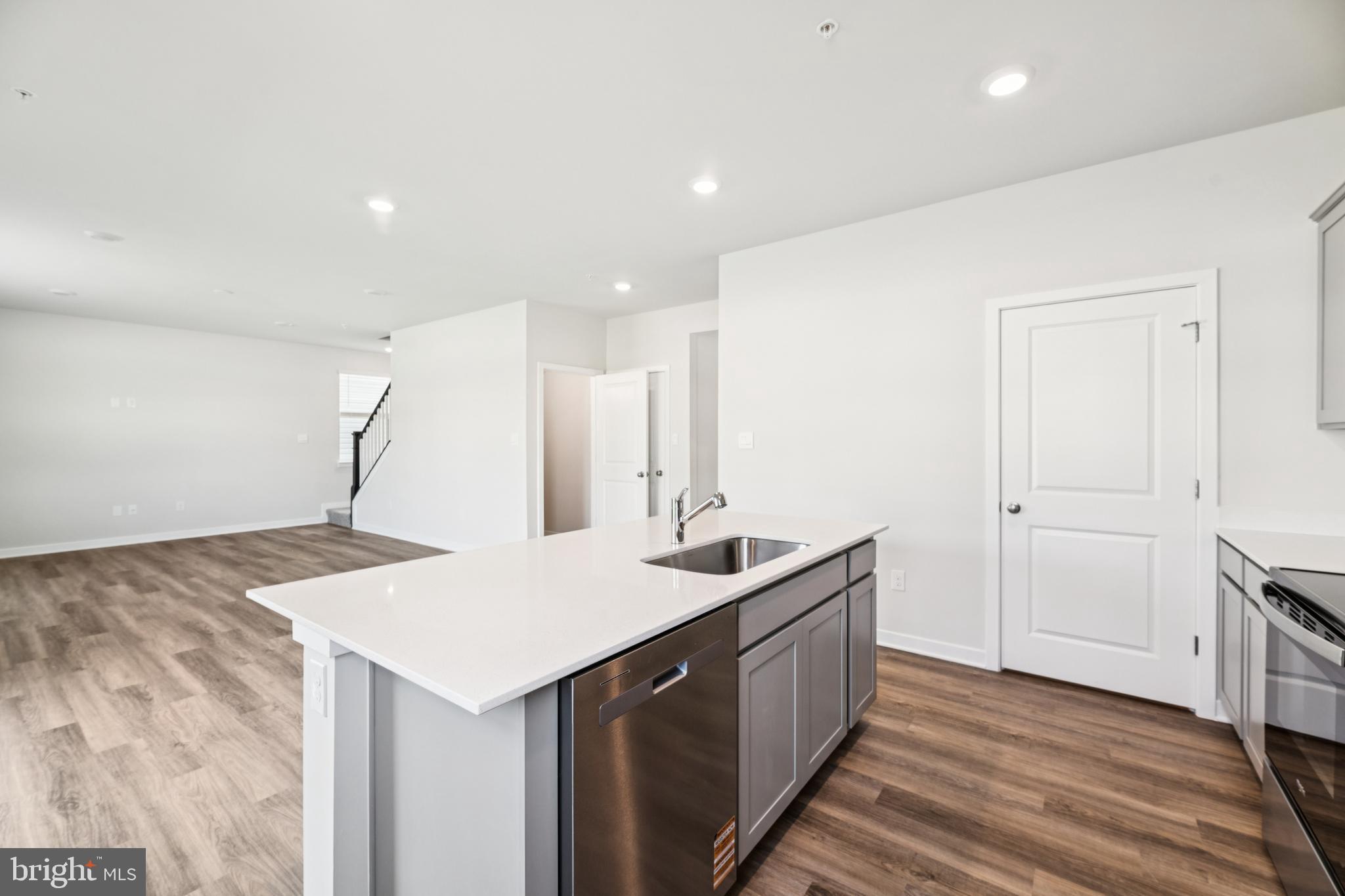 RED HILL - Residential