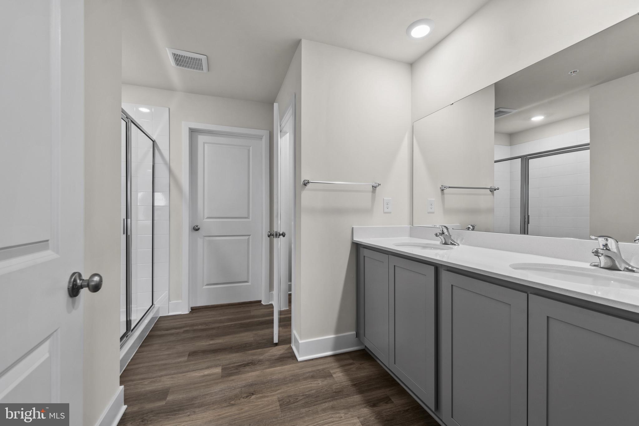 RED HILL - Residential