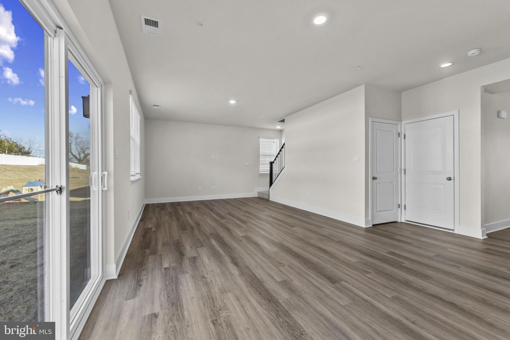 RED HILL - Residential