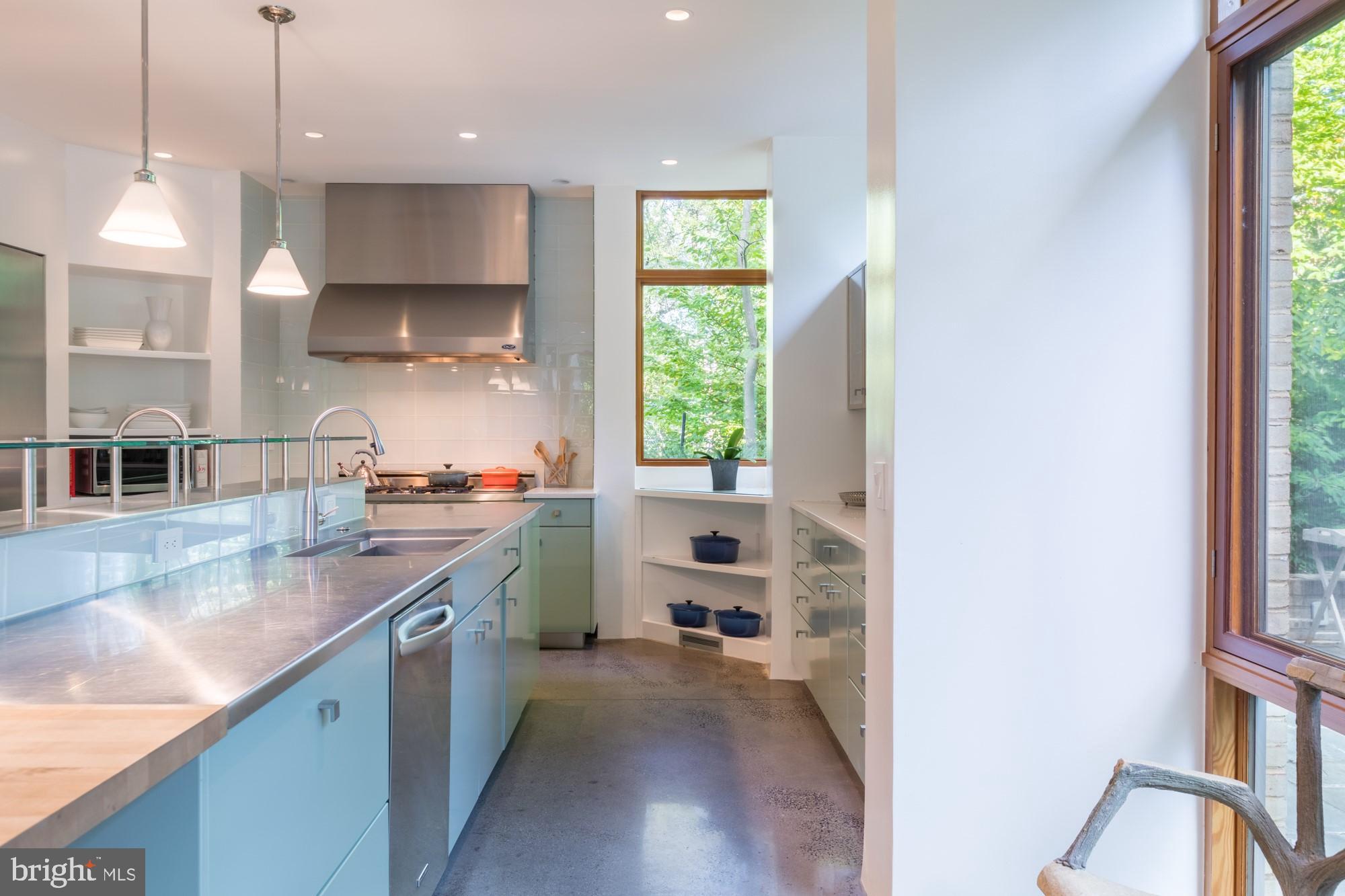 ARLINGWOOD - Residential