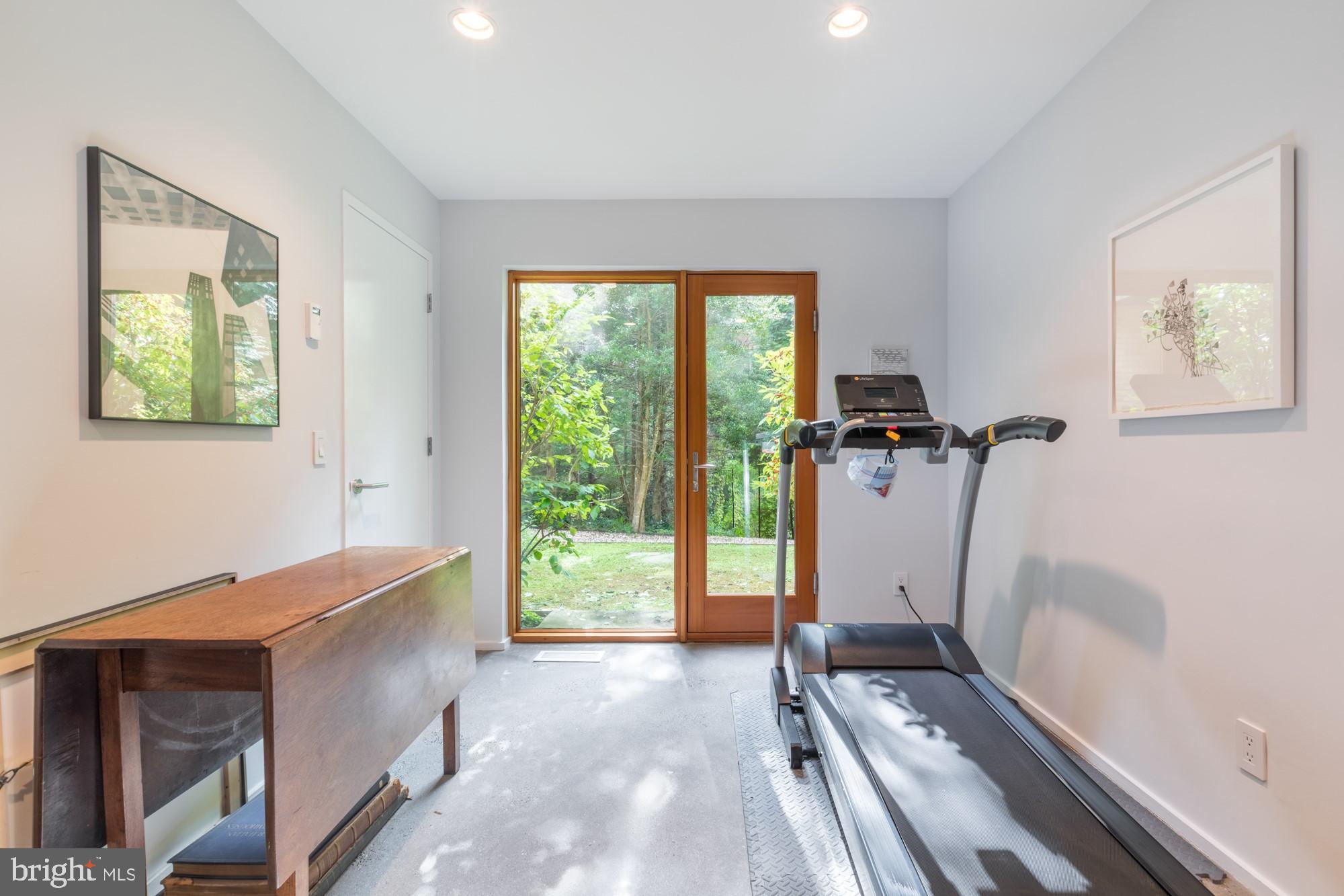 ARLINGWOOD - Residential