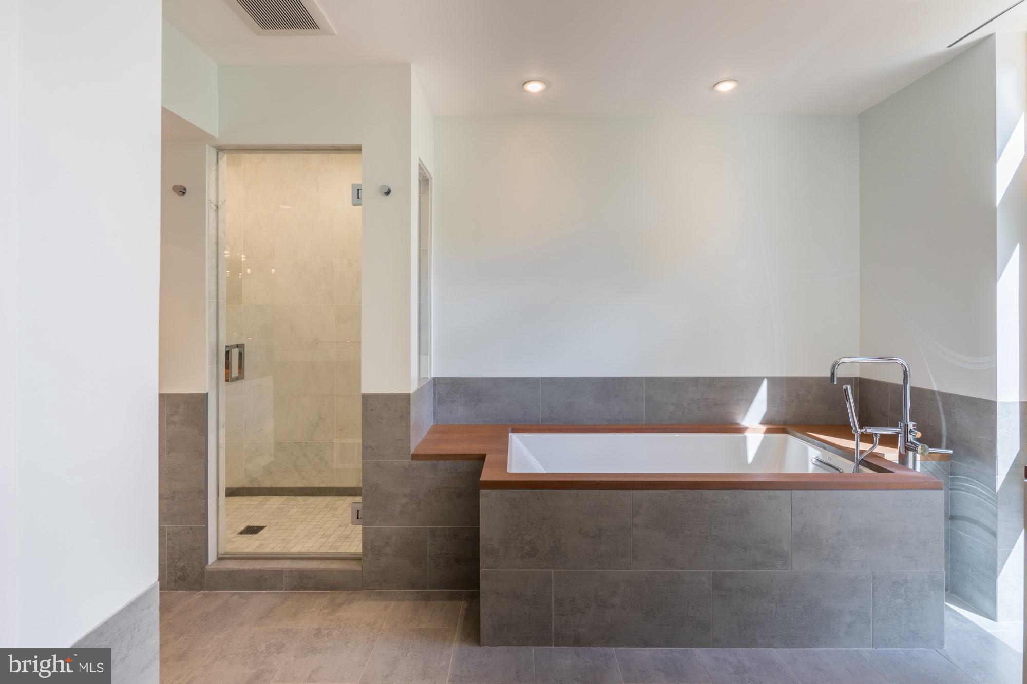 ARLINGWOOD - Residential