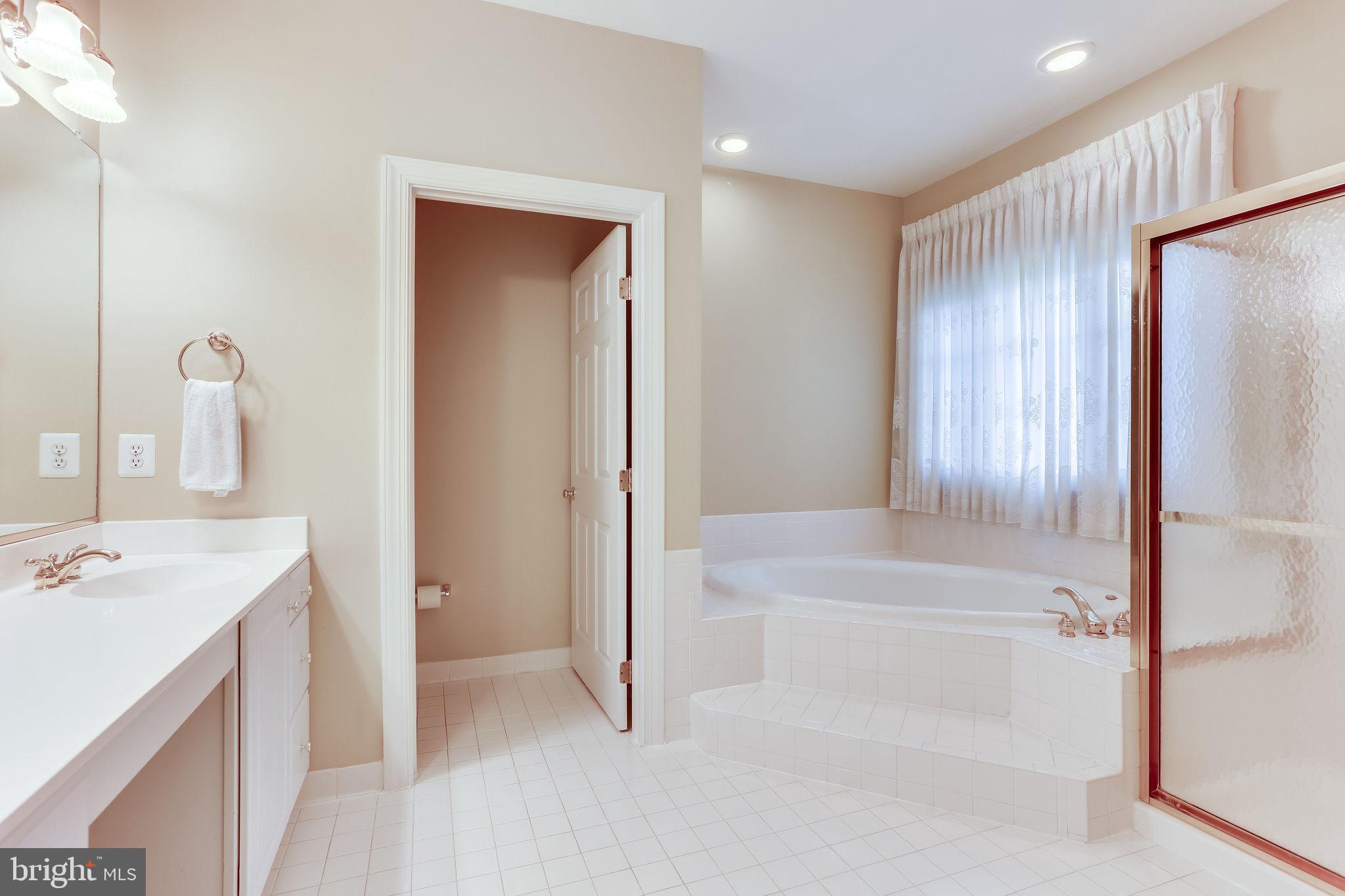 COURTHOUSE COMMONS - Residential