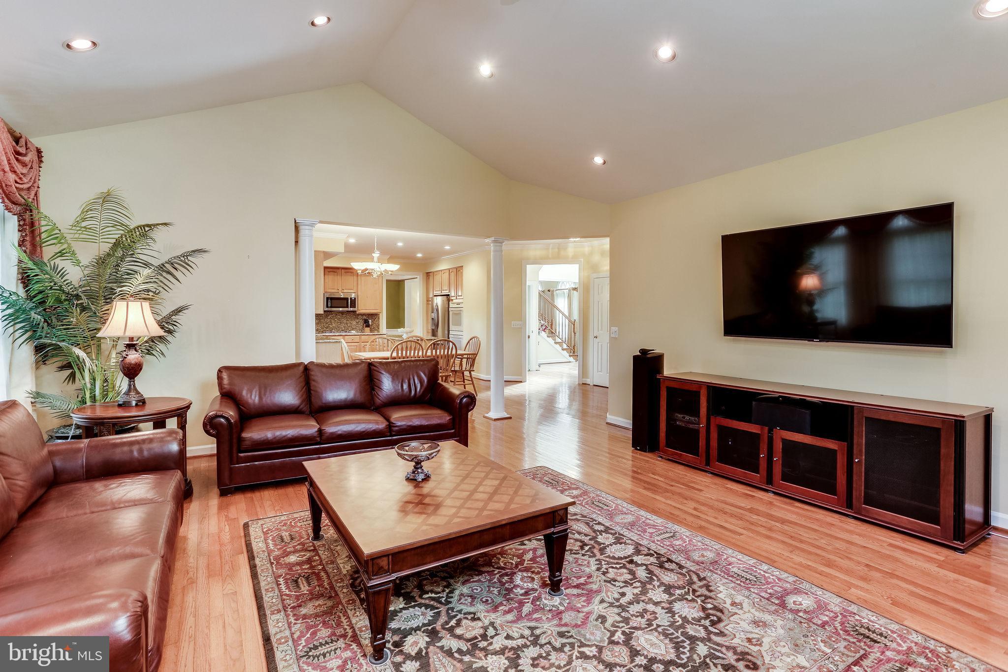 COURTHOUSE COMMONS - Residential