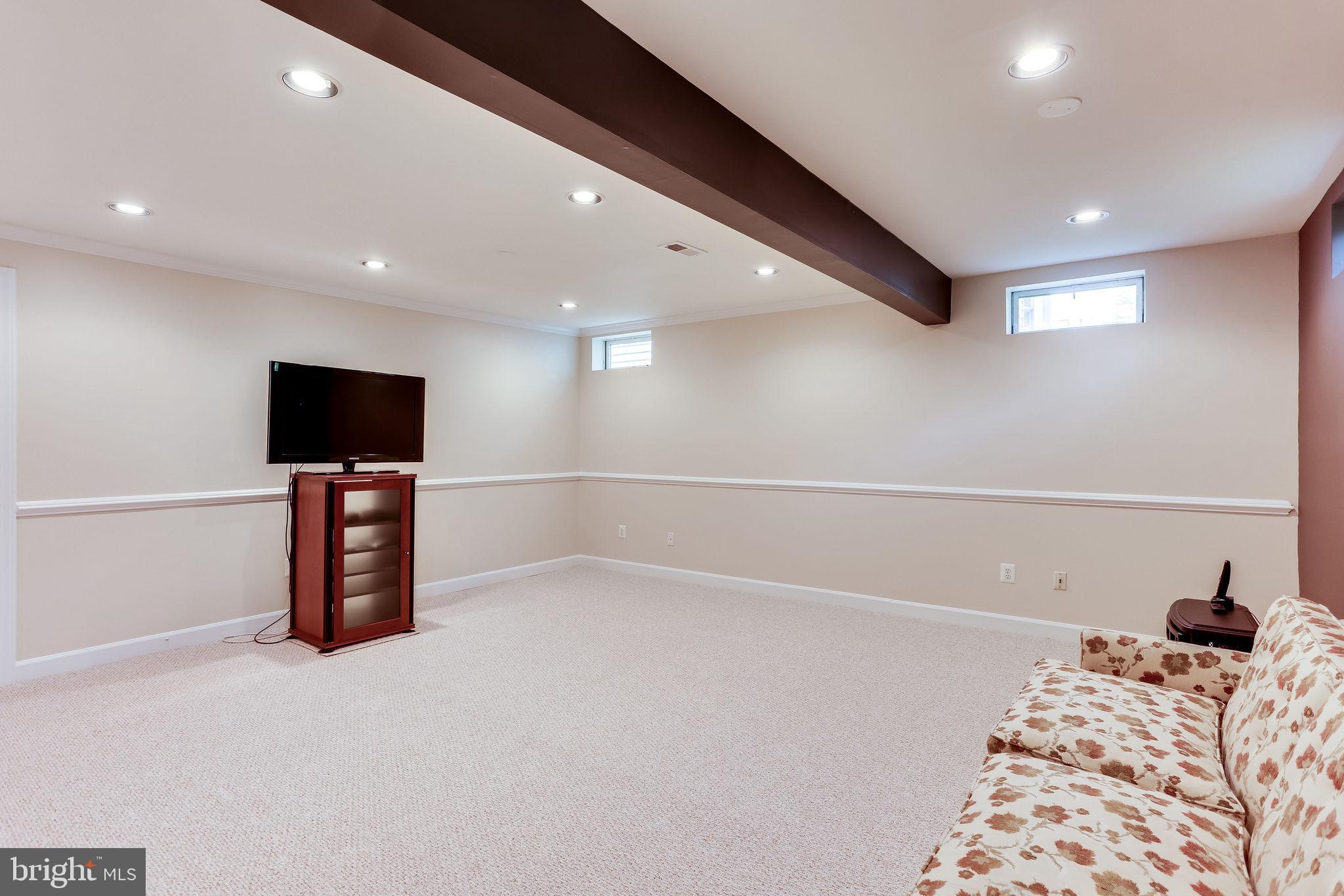 COURTHOUSE COMMONS - Residential