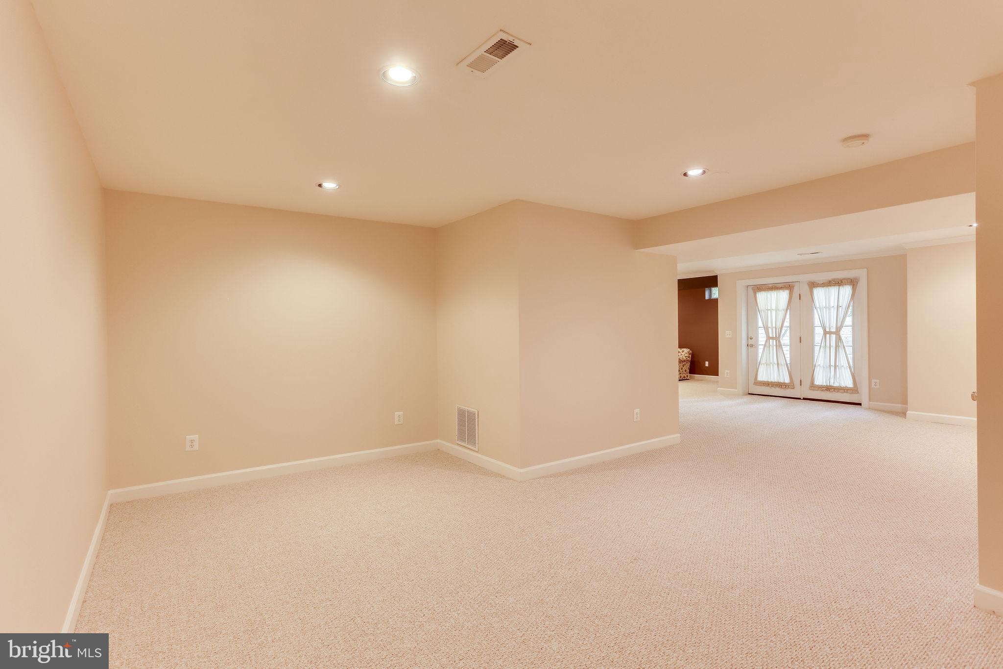 COURTHOUSE COMMONS - Residential