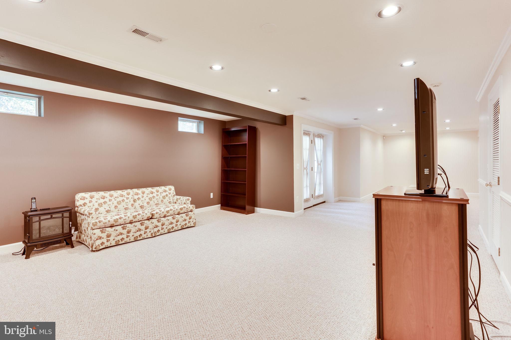 COURTHOUSE COMMONS - Residential