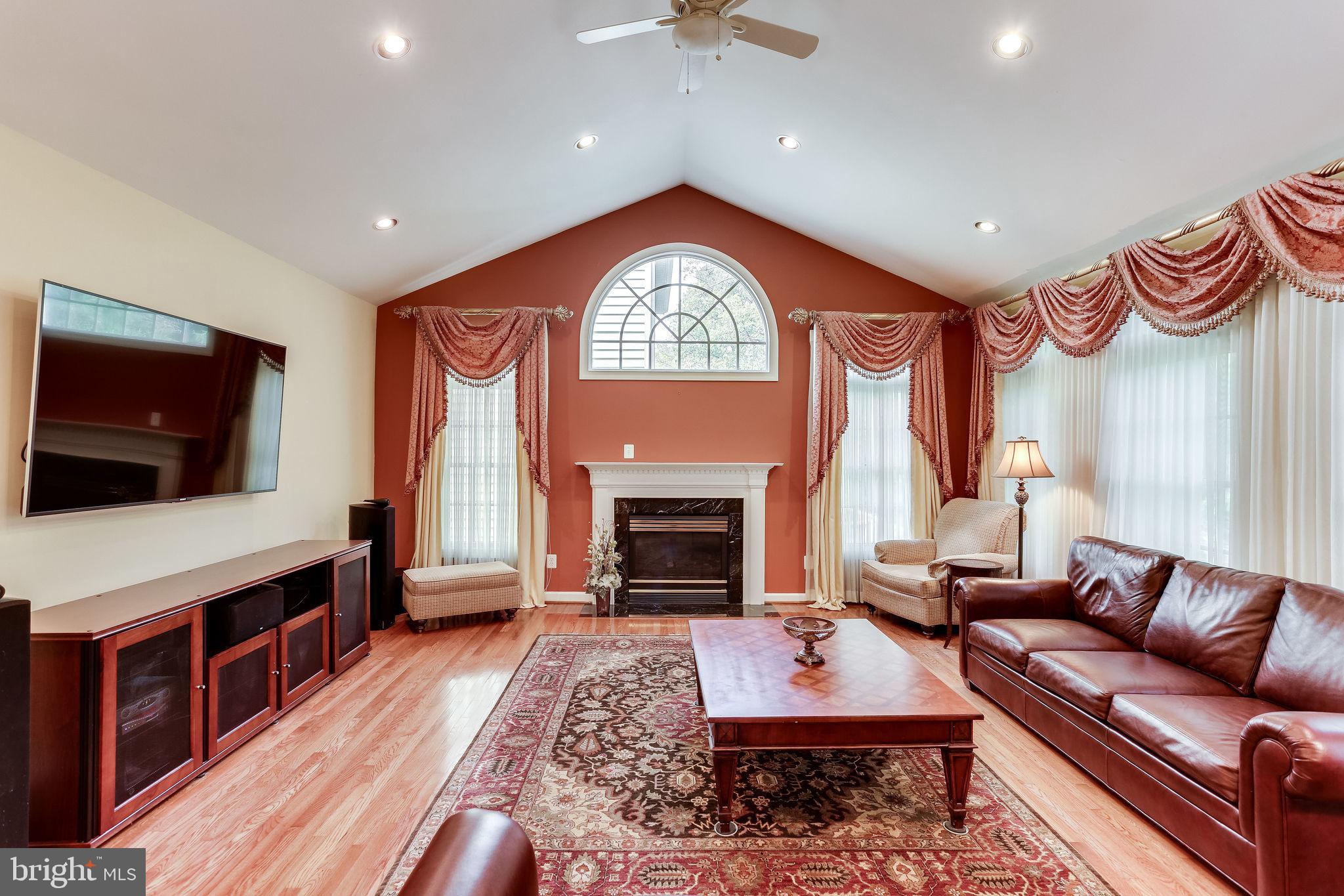 COURTHOUSE COMMONS - Residential