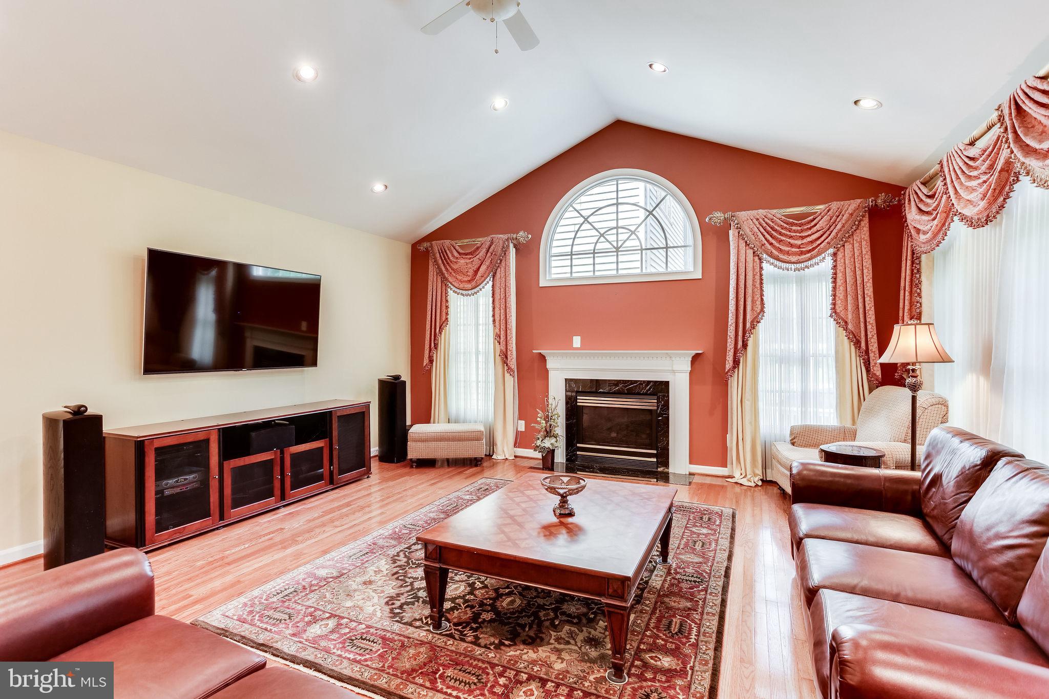 COURTHOUSE COMMONS - Residential