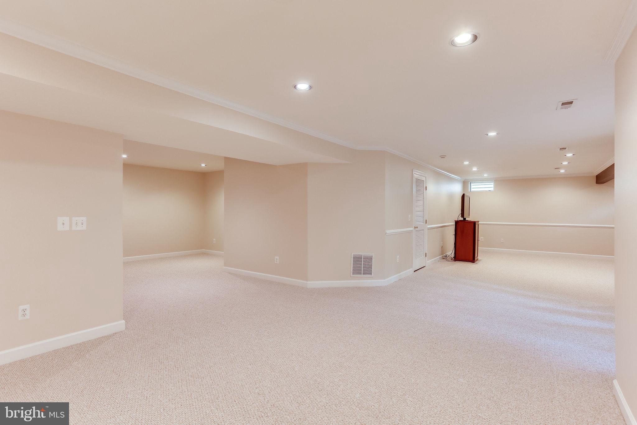 COURTHOUSE COMMONS - Residential