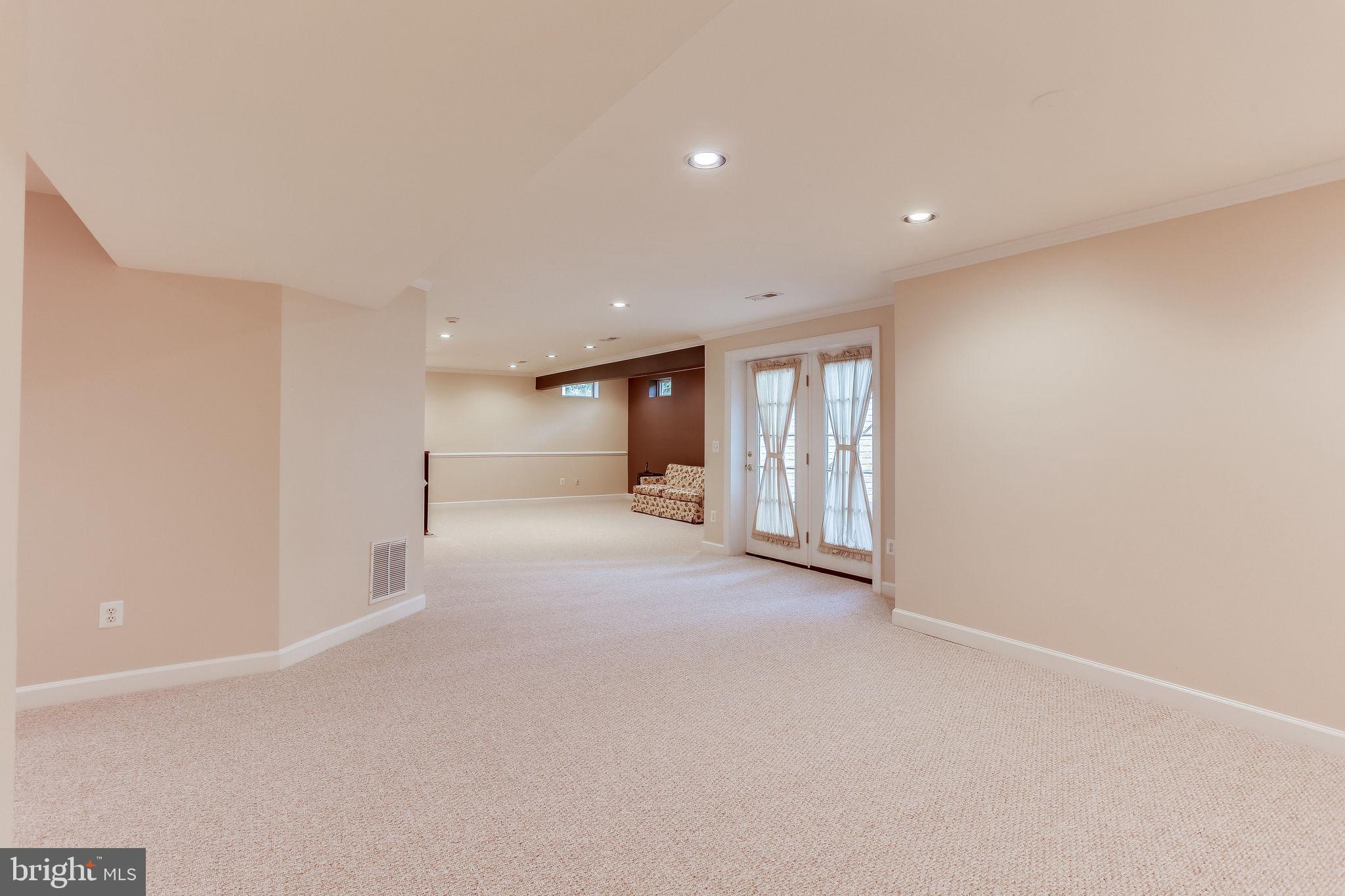 COURTHOUSE COMMONS - Residential