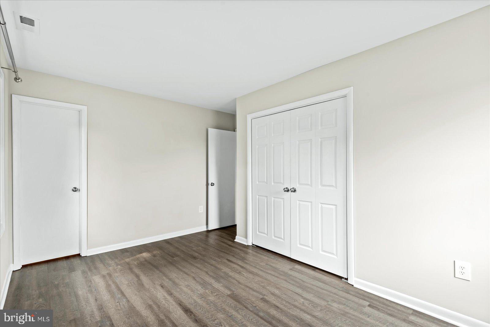 OAKRIDGE / COUNTRY RIDGE - Residential Lease