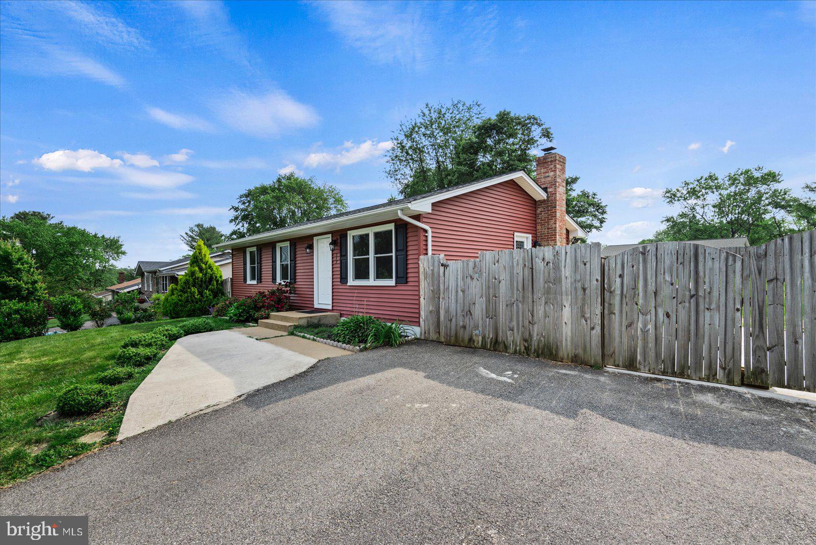 OAKRIDGE / COUNTRY RIDGE - Residential Lease