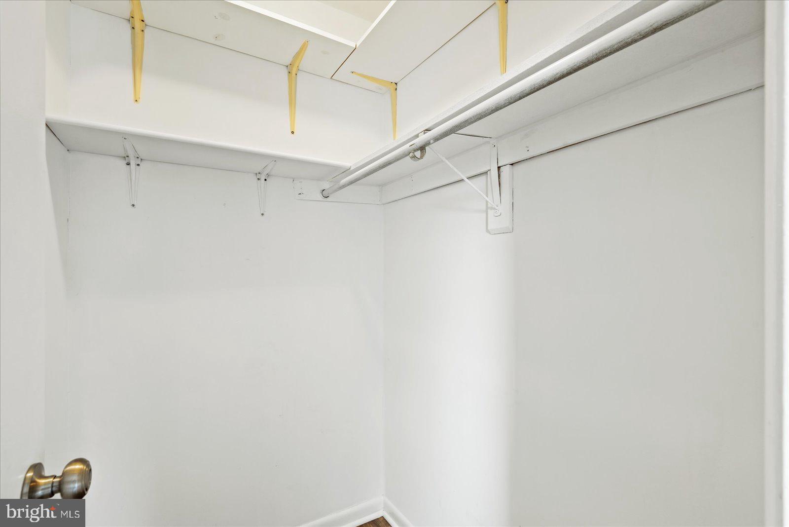 OAKRIDGE / COUNTRY RIDGE - Residential Lease