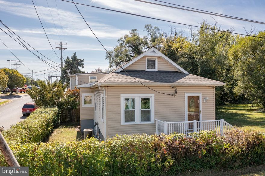 Check out this Very Cute Bungalow in Winchester City!   It has a Brand NEW Roof,  Freshly Painted throughout, NEW kitchen/hall/bath flooring, NEW Stainless Steel Refrigerator, Restored deck, and Lovely Hardwood!  Cozy with 2 Bedrooms and 1 Bath.   Surely to be perfect for the first time Home Buyer!  Great Location close to shopping & restaurants.  Great for commuters as well as it's on the East side of town and close to I-81.  Schedule your showing today!