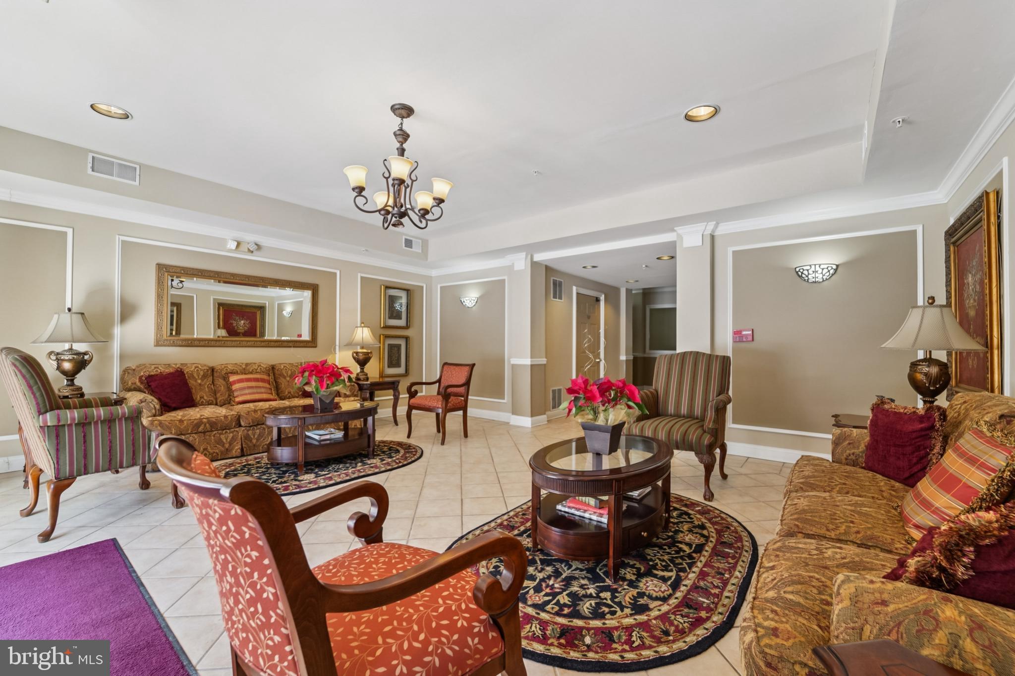 2550 KENSINGTON GARDENS 207