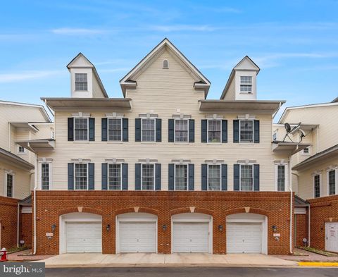 Property photo of 7752 Milford Haven Drive 52b, Lorton, VA 22079