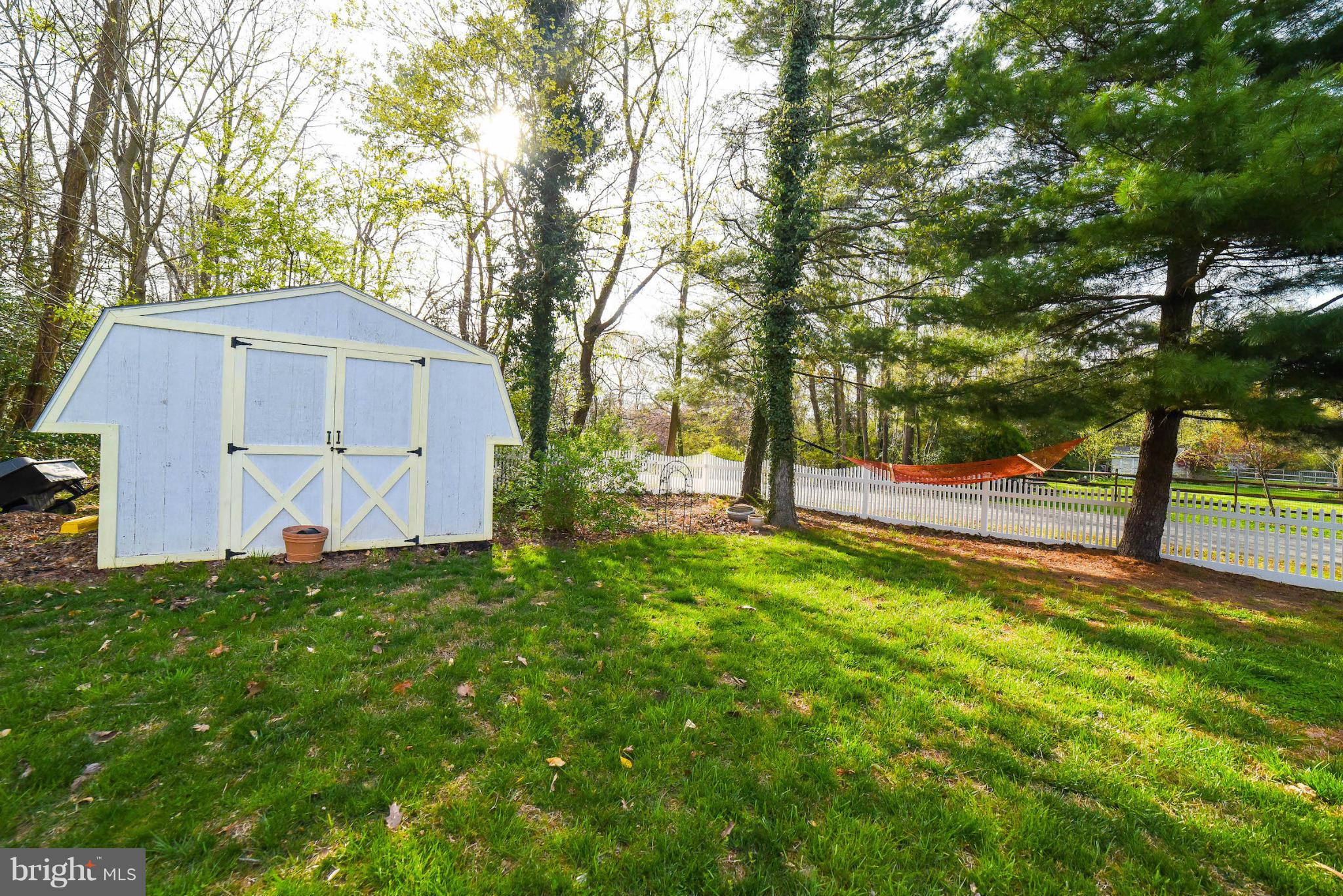 ESPERANZA FARMS - Residential Lease