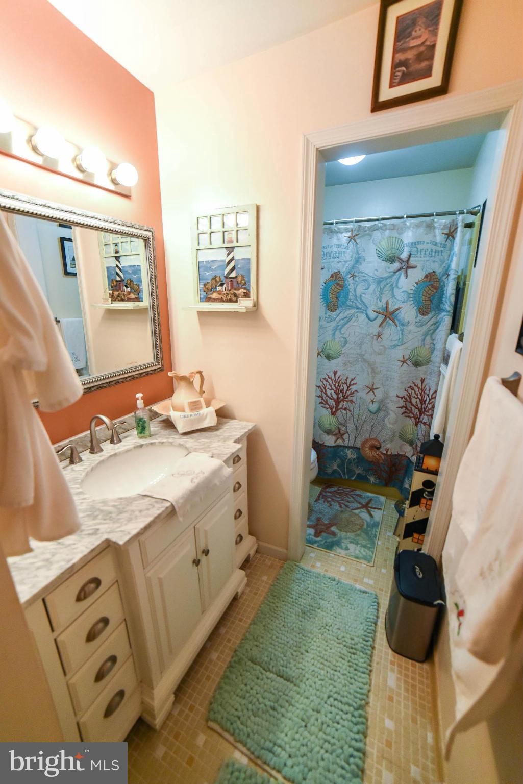 ESPERANZA FARMS - Residential Lease